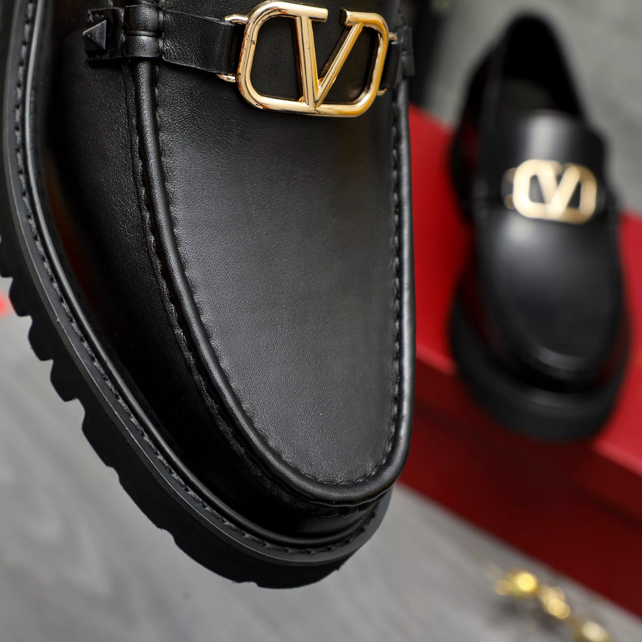 Valentino Leather Shoes For Men Affordable 3273
