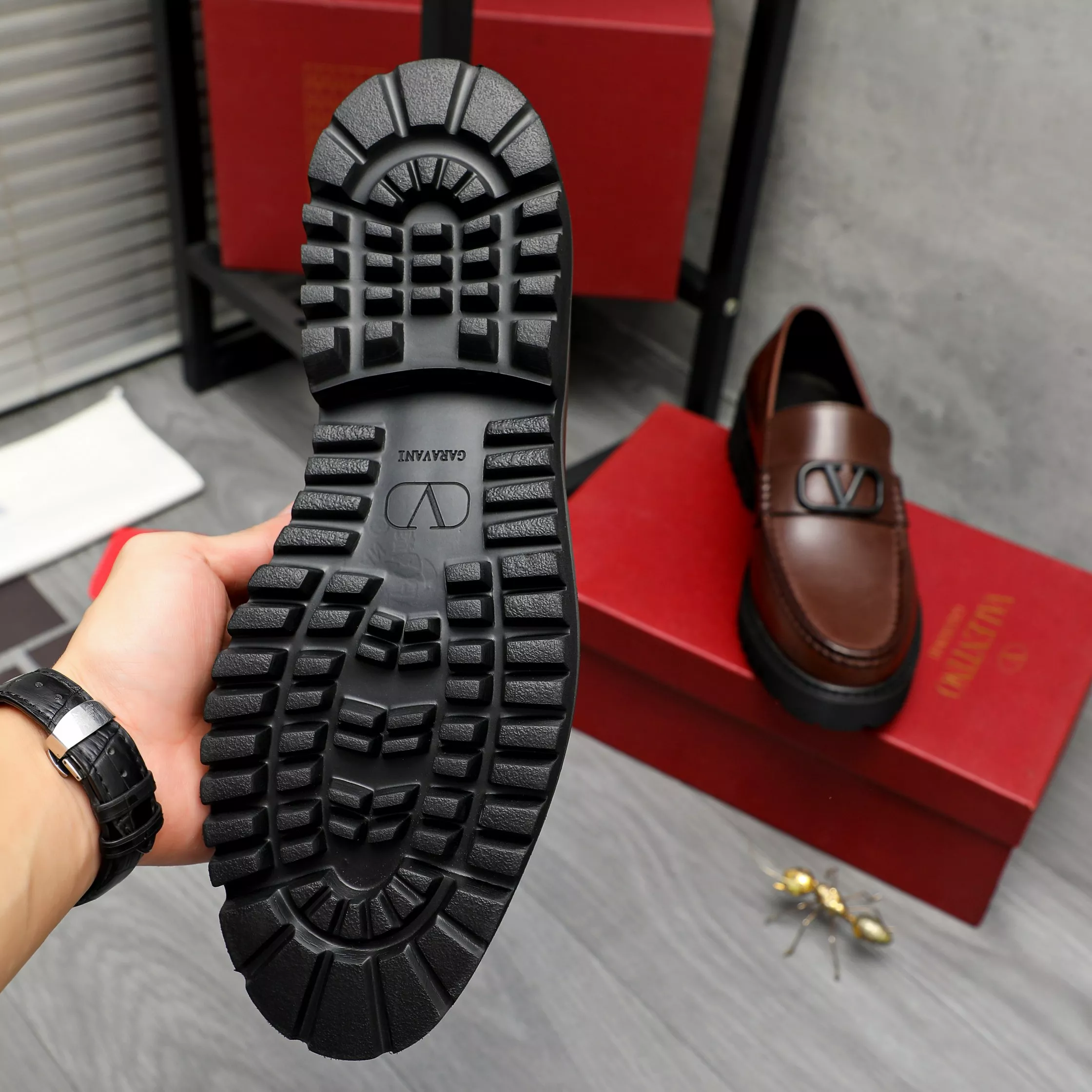 Valentino Leather Shoes For Men Durable 2548