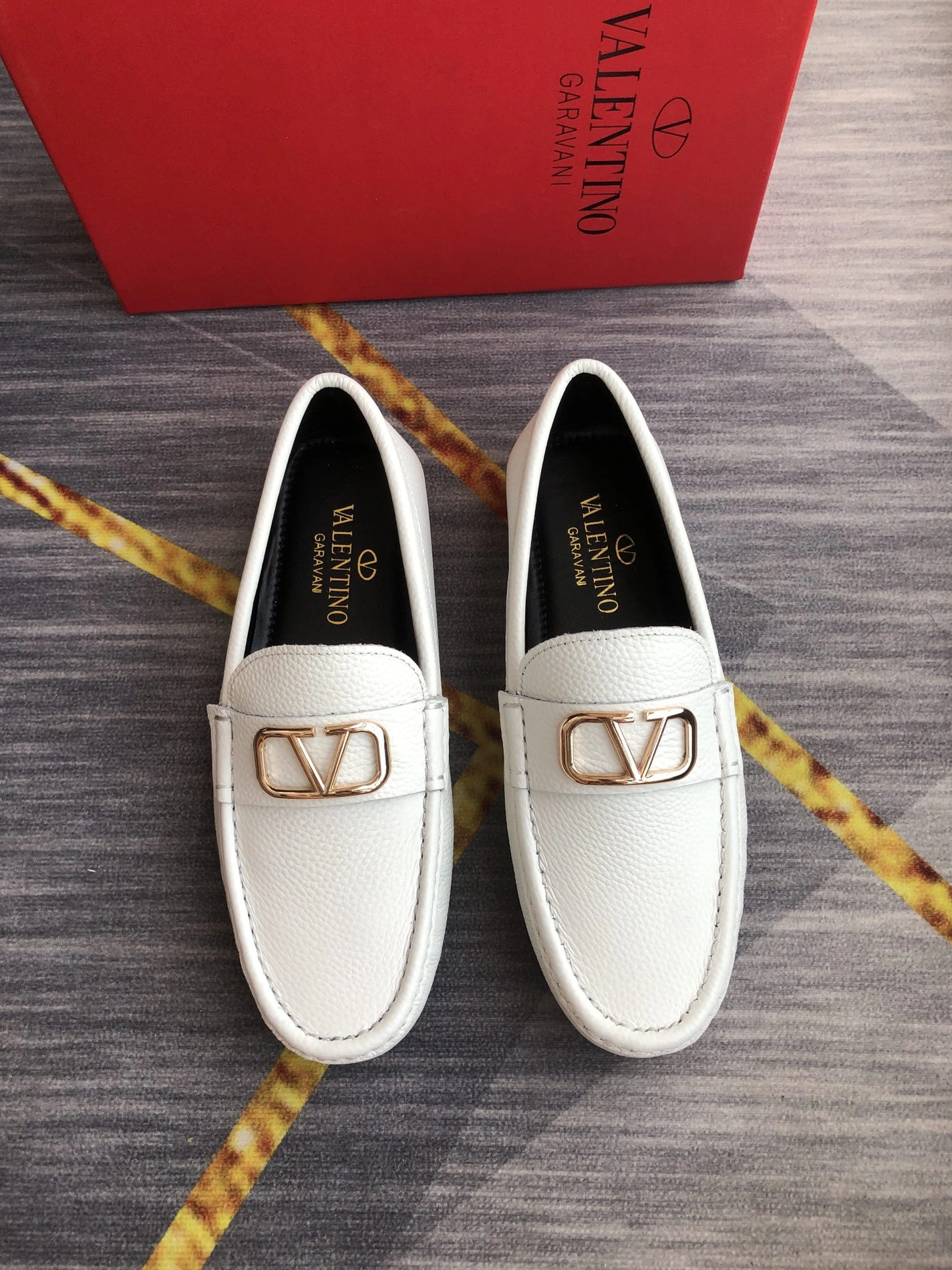 Valentino Leather Shoes For Men EyeCatching 6528