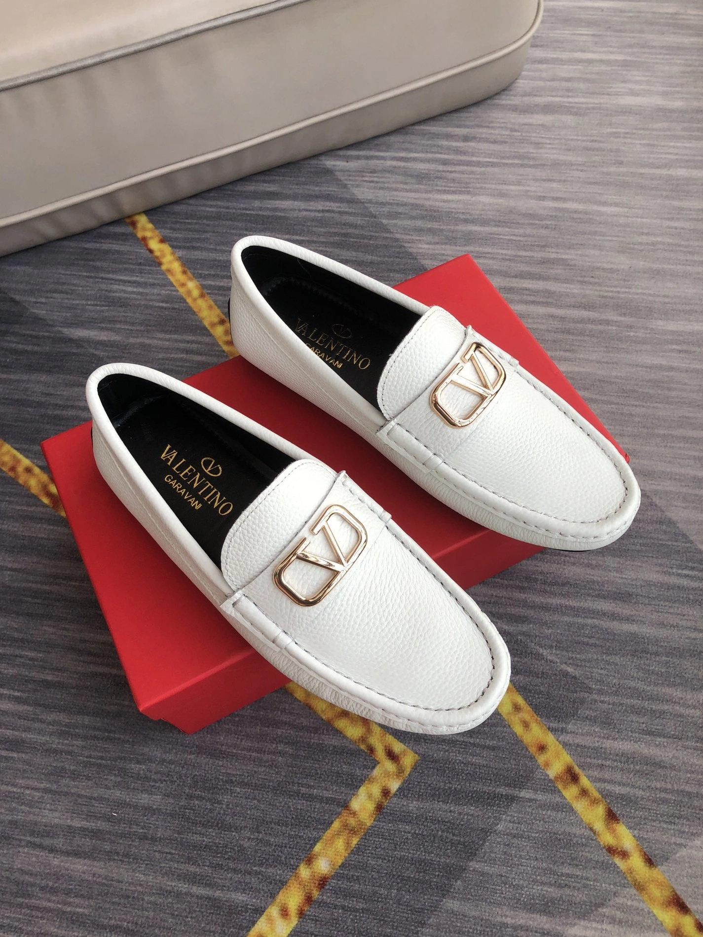 Valentino Leather Shoes For Men EyeCatching 6528