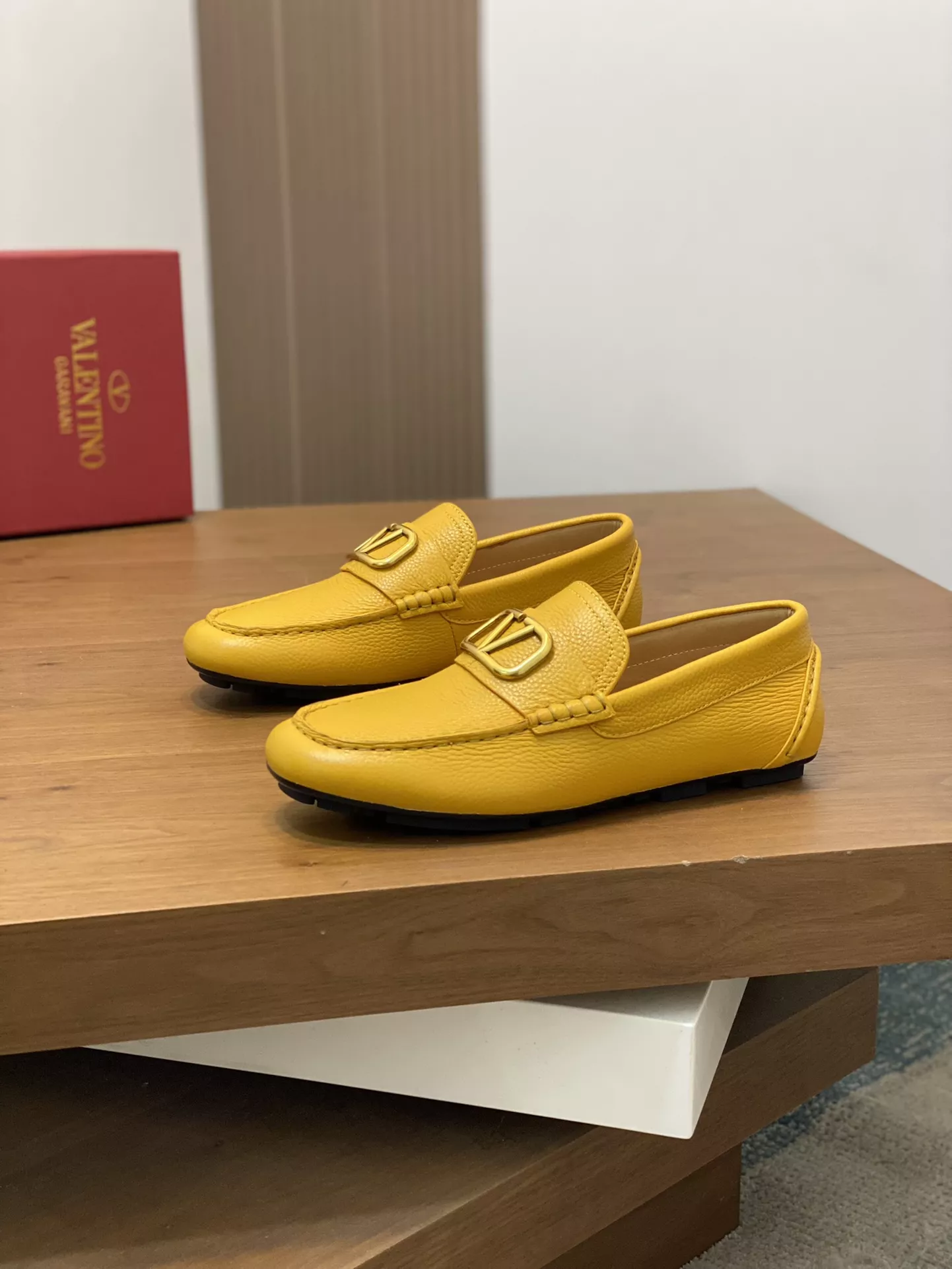 Valentino Leather Shoes For Men Functional 7504