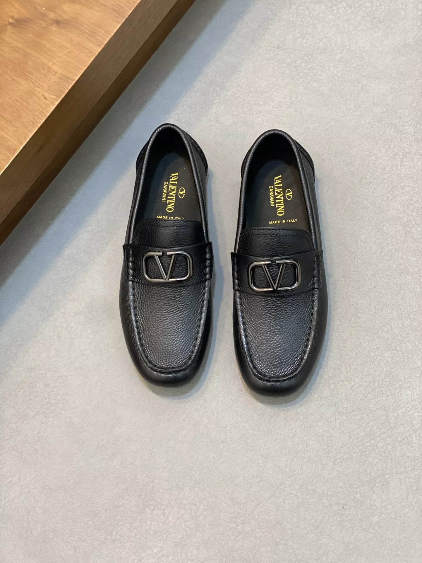 Valentino Leather Shoes For Men Timeless 7189
