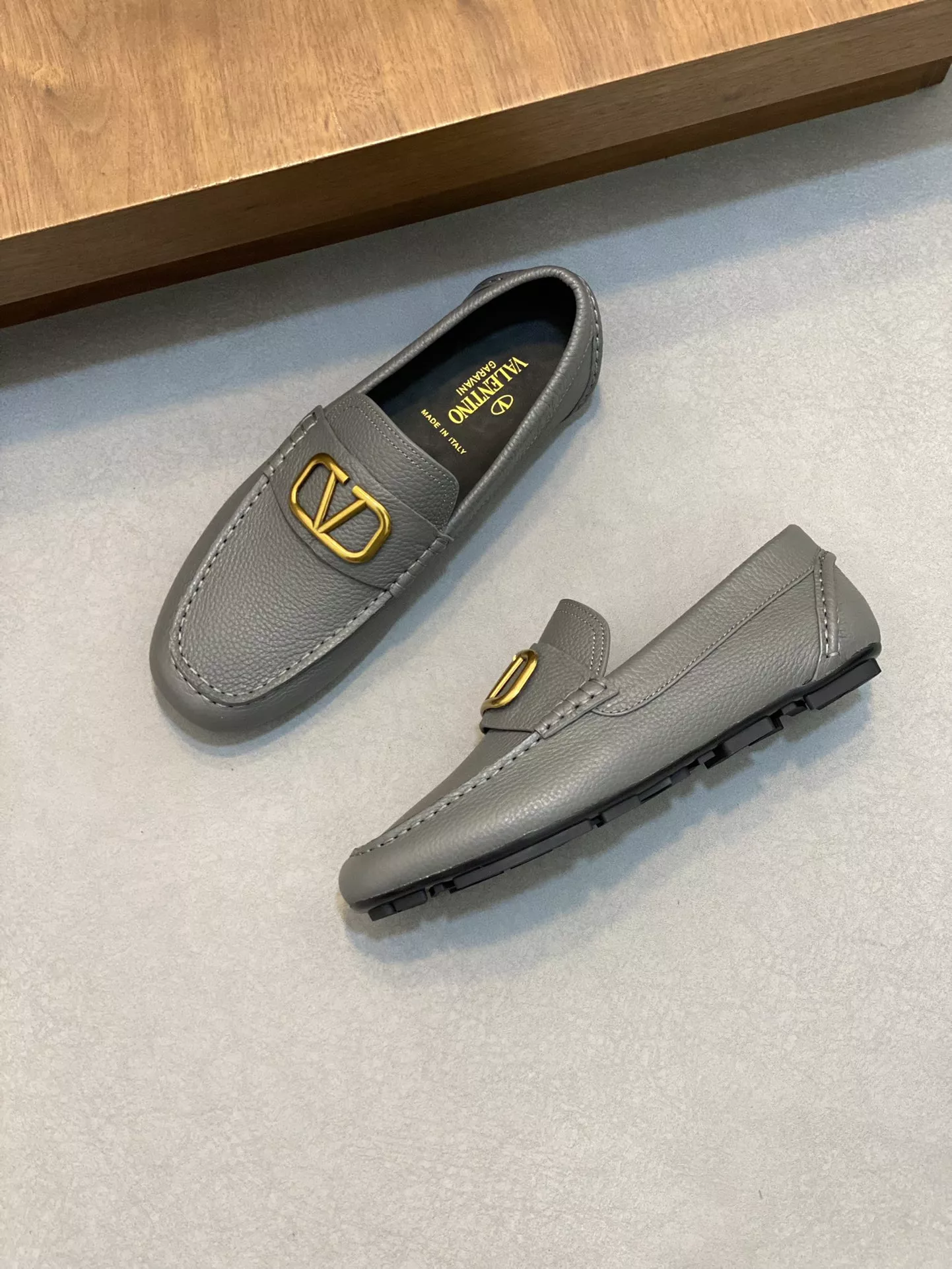 Valentino Leather Shoes For Men UrbanStyle 1897