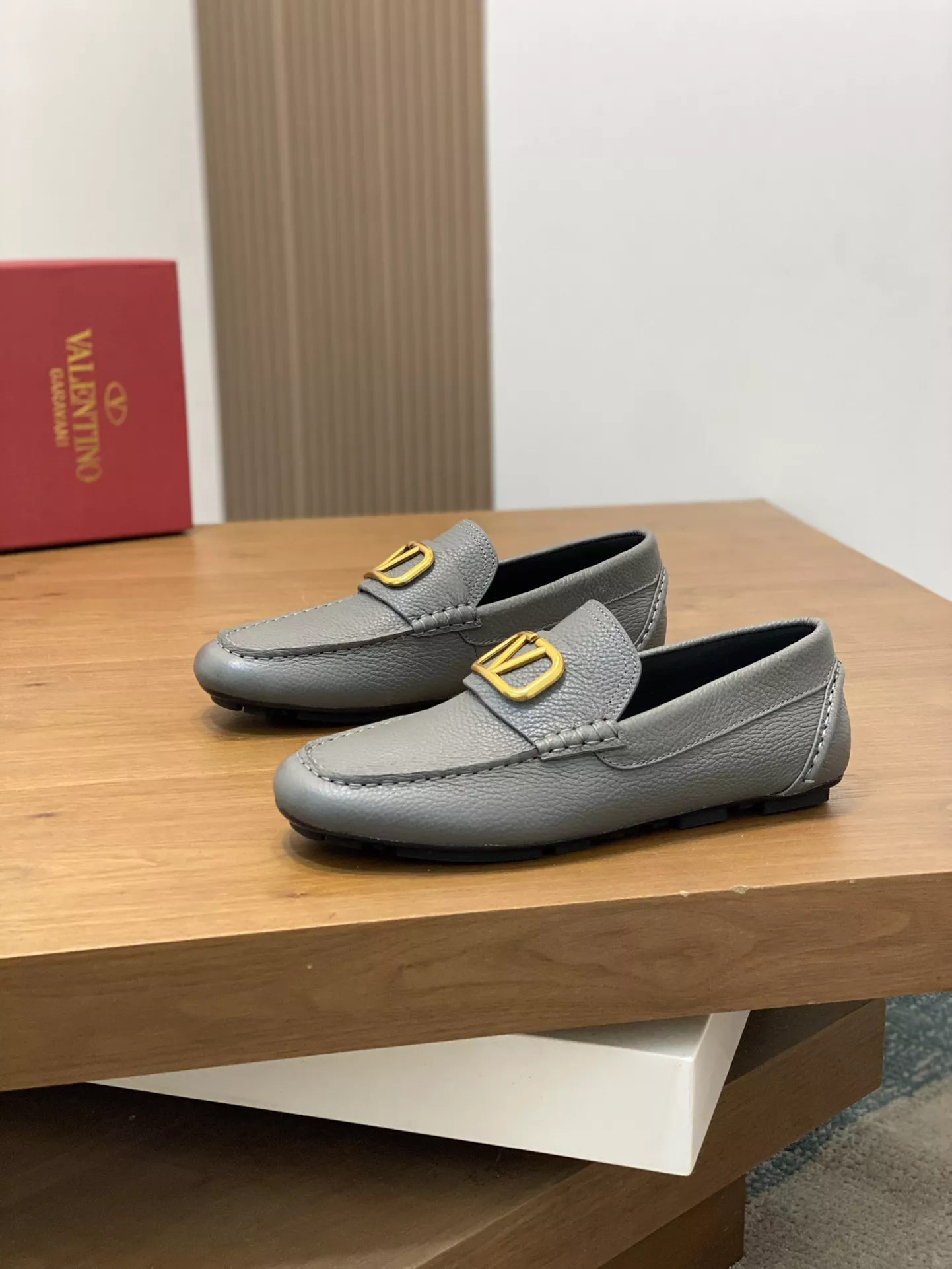 Valentino Leather Shoes For Men UrbanStyle 1897