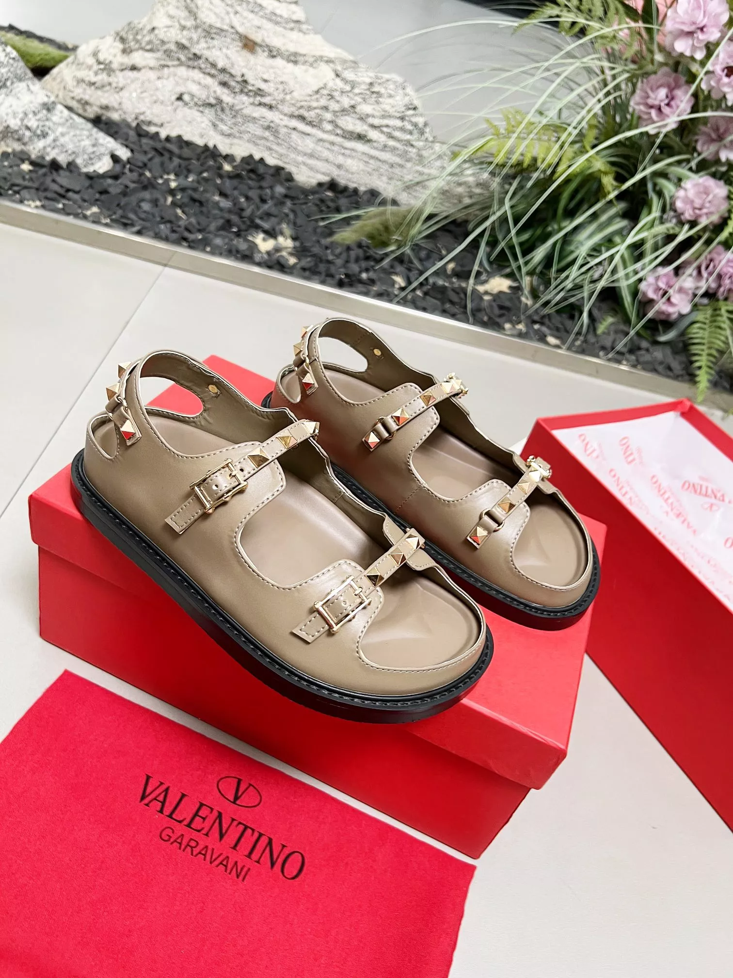 Valentino Sandal For Women Breathable 4576