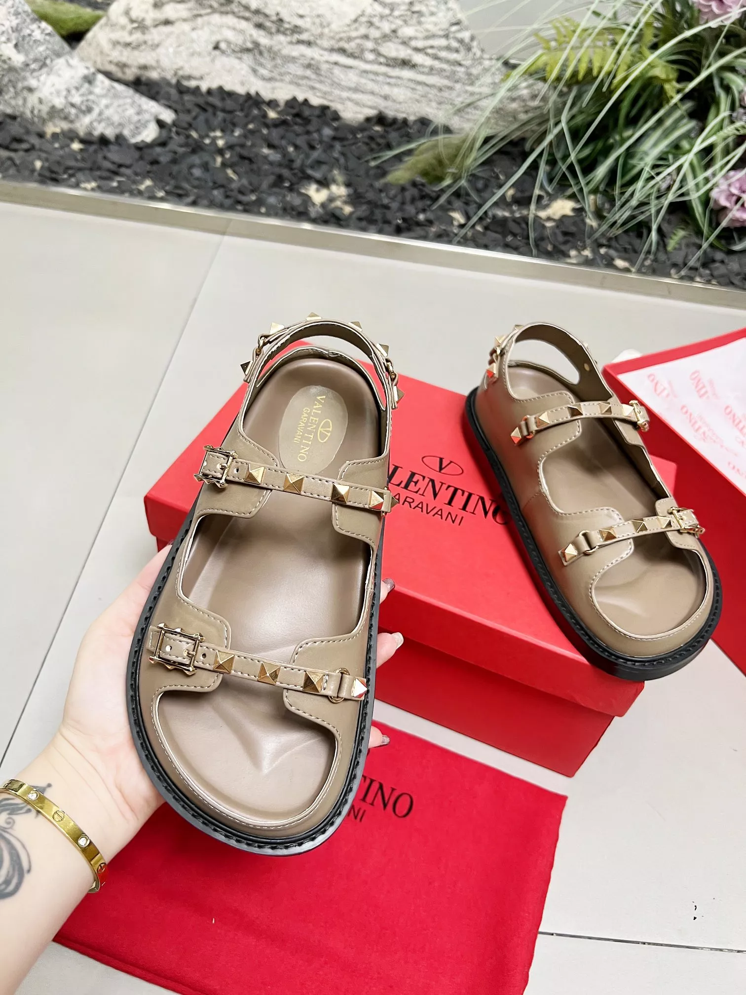 Valentino Sandal For Women Breathable 4576