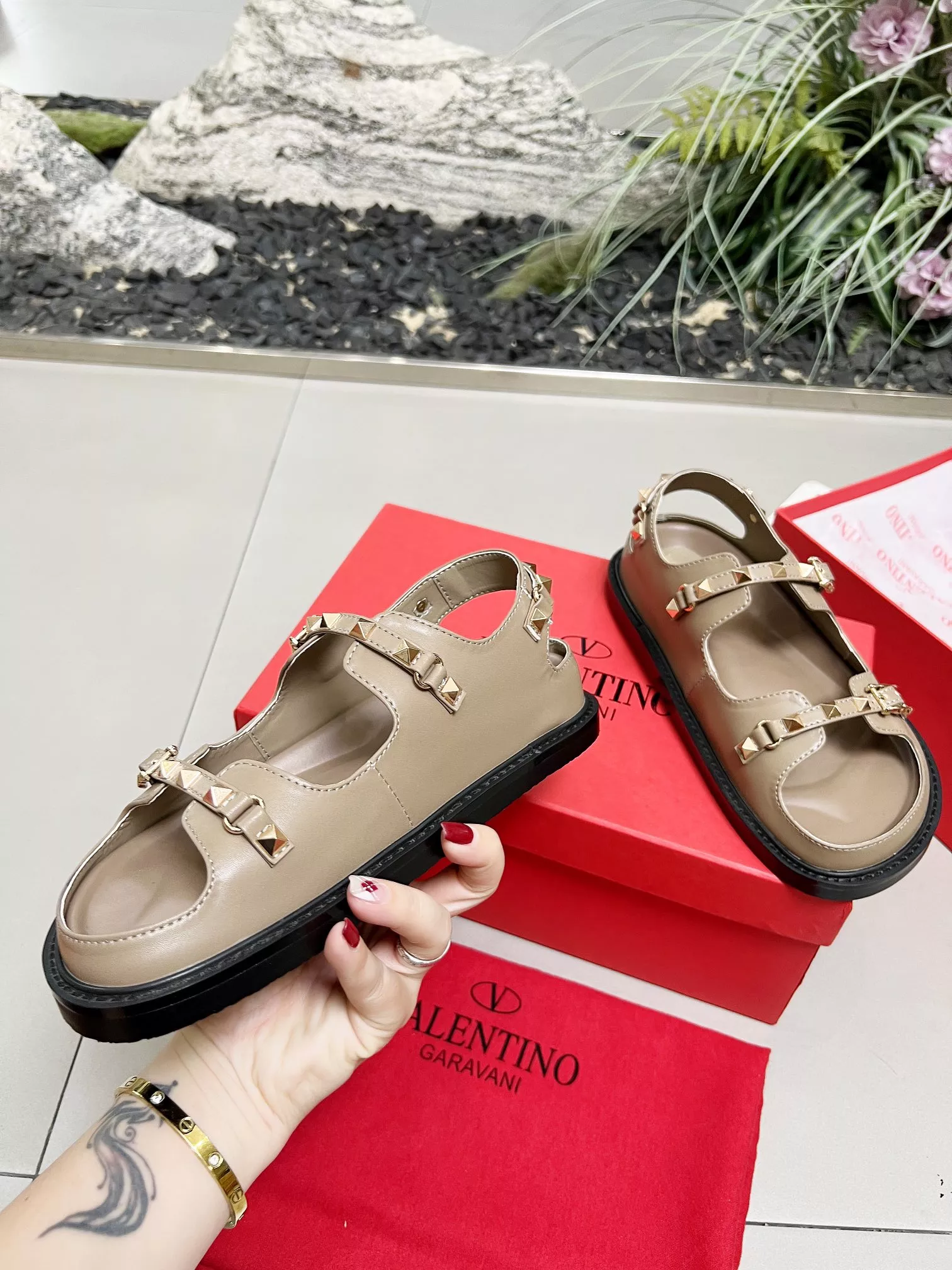 Valentino Sandal For Women Breathable 4576