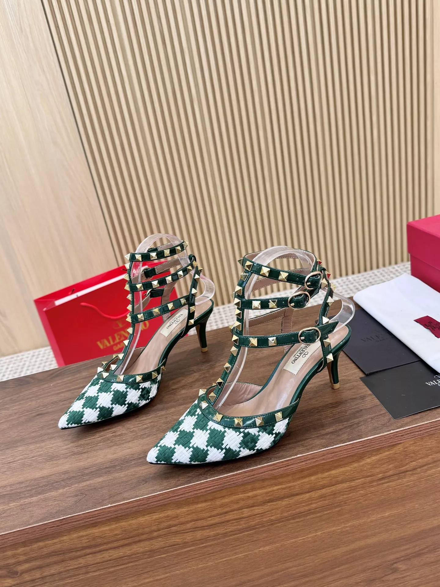 Valentino Sandal For Women Bright 5069