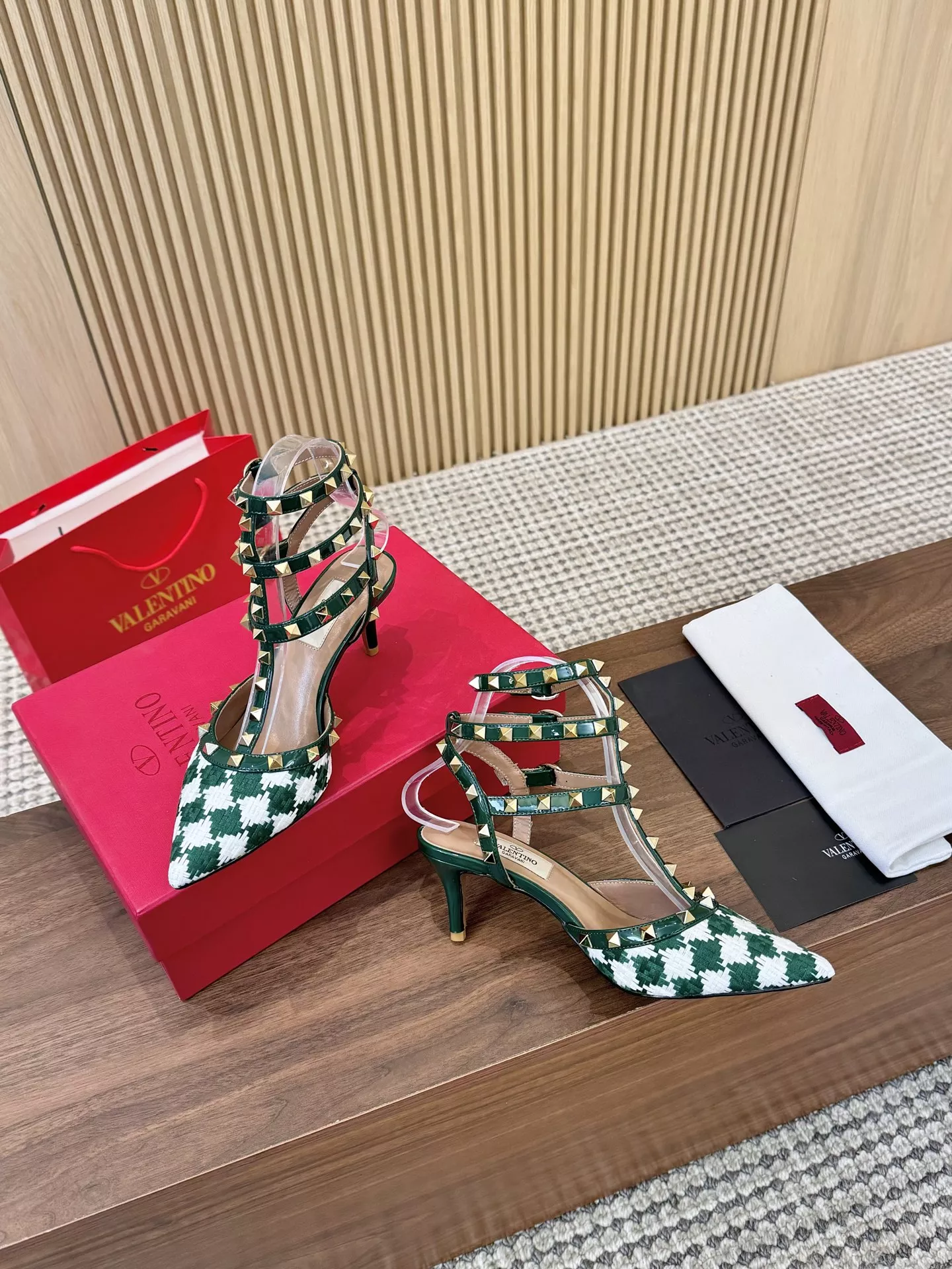 Valentino Sandal For Women Bright 5069