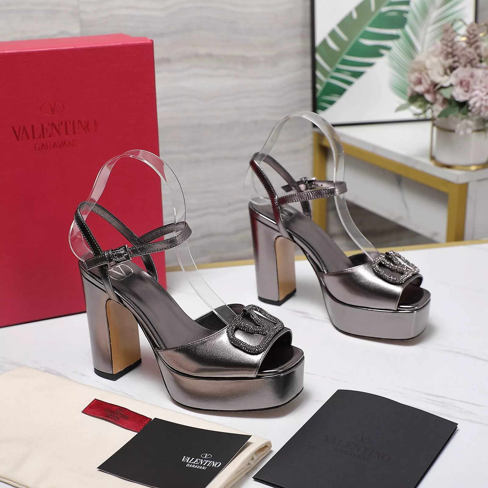 Valentino Sandal For Women Cozy 6355