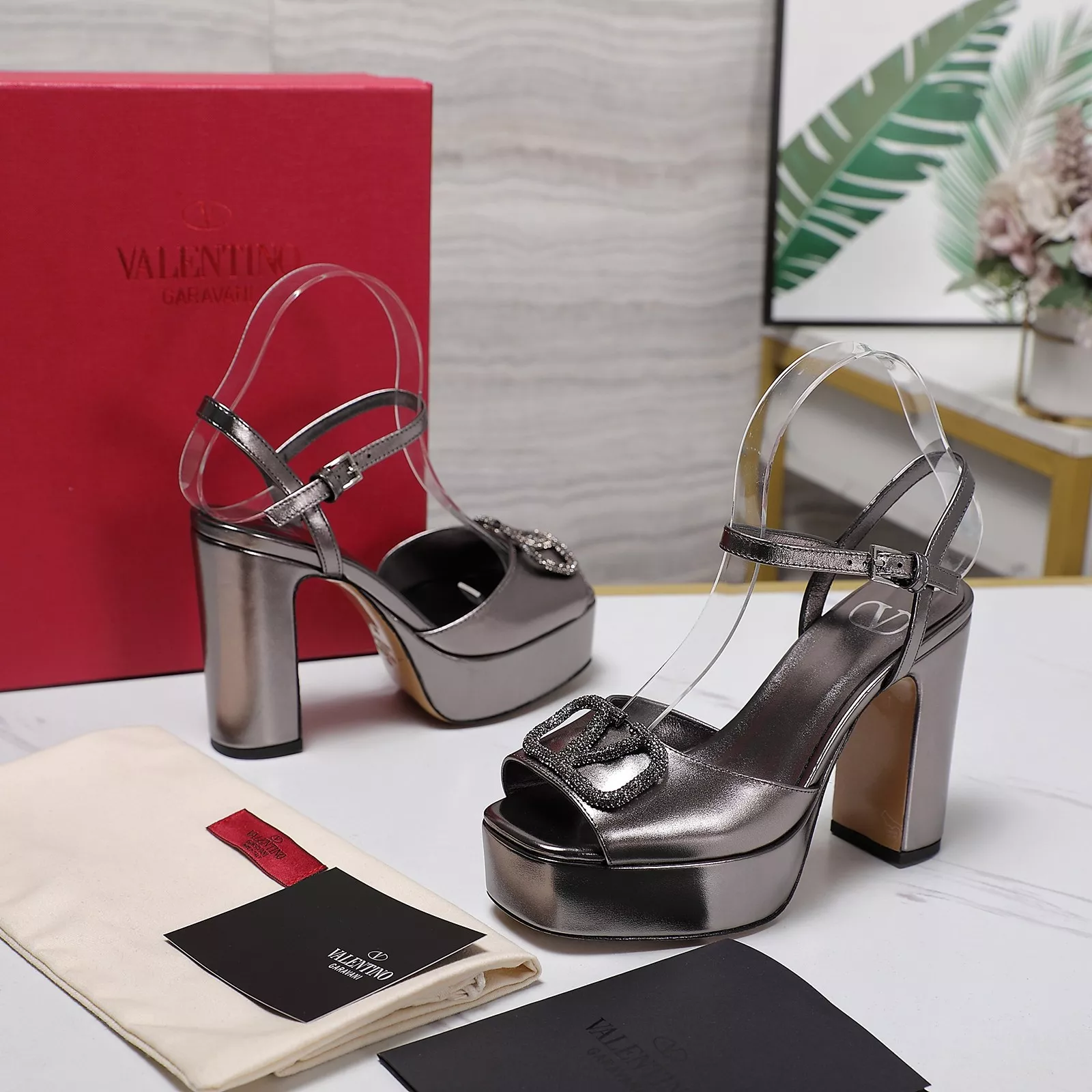 Valentino Sandal For Women Cozy 6355