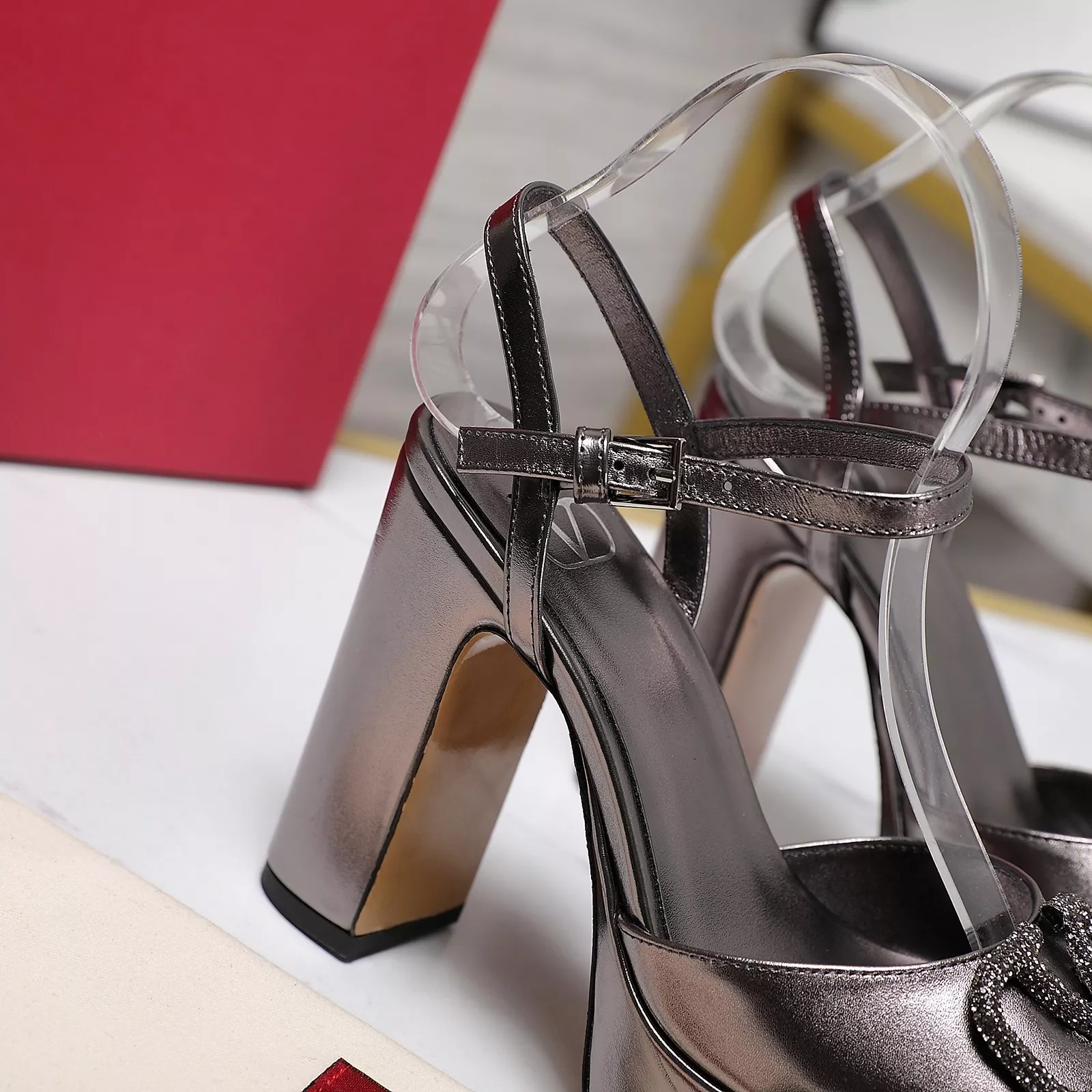 Valentino Sandal For Women Cozy 6355