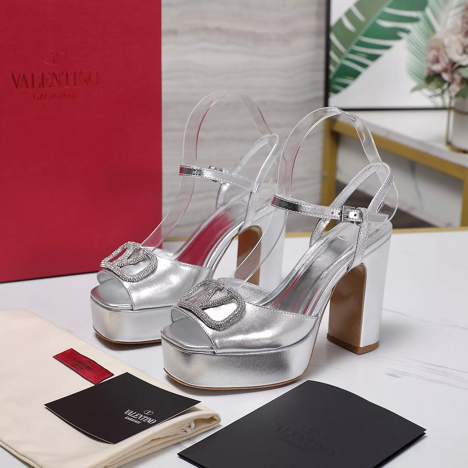 Valentino Sandal For Women Durable 3098