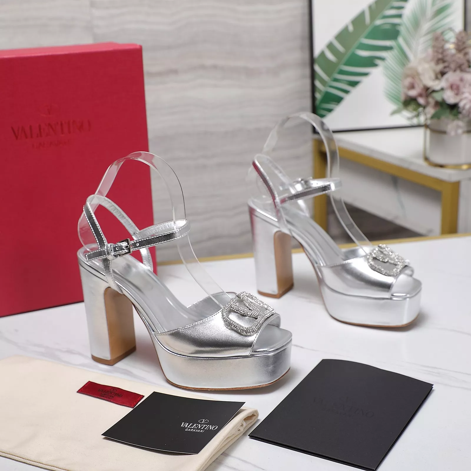 Valentino Sandal For Women Durable 3098