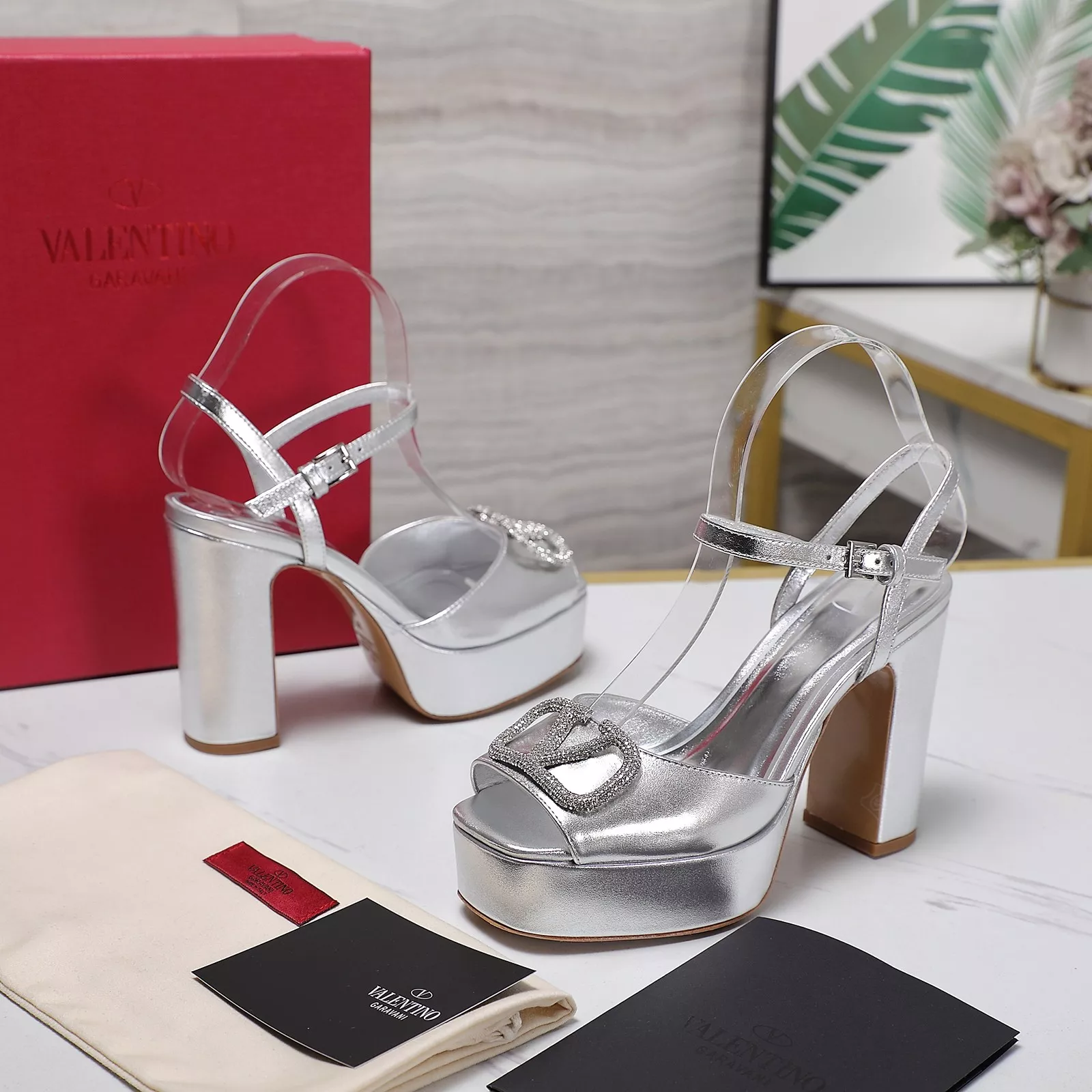 Valentino Sandal For Women Durable 3098