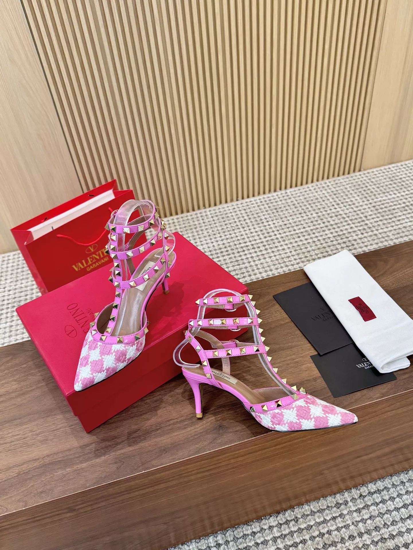 Valentino Sandal For Women Durable 9695