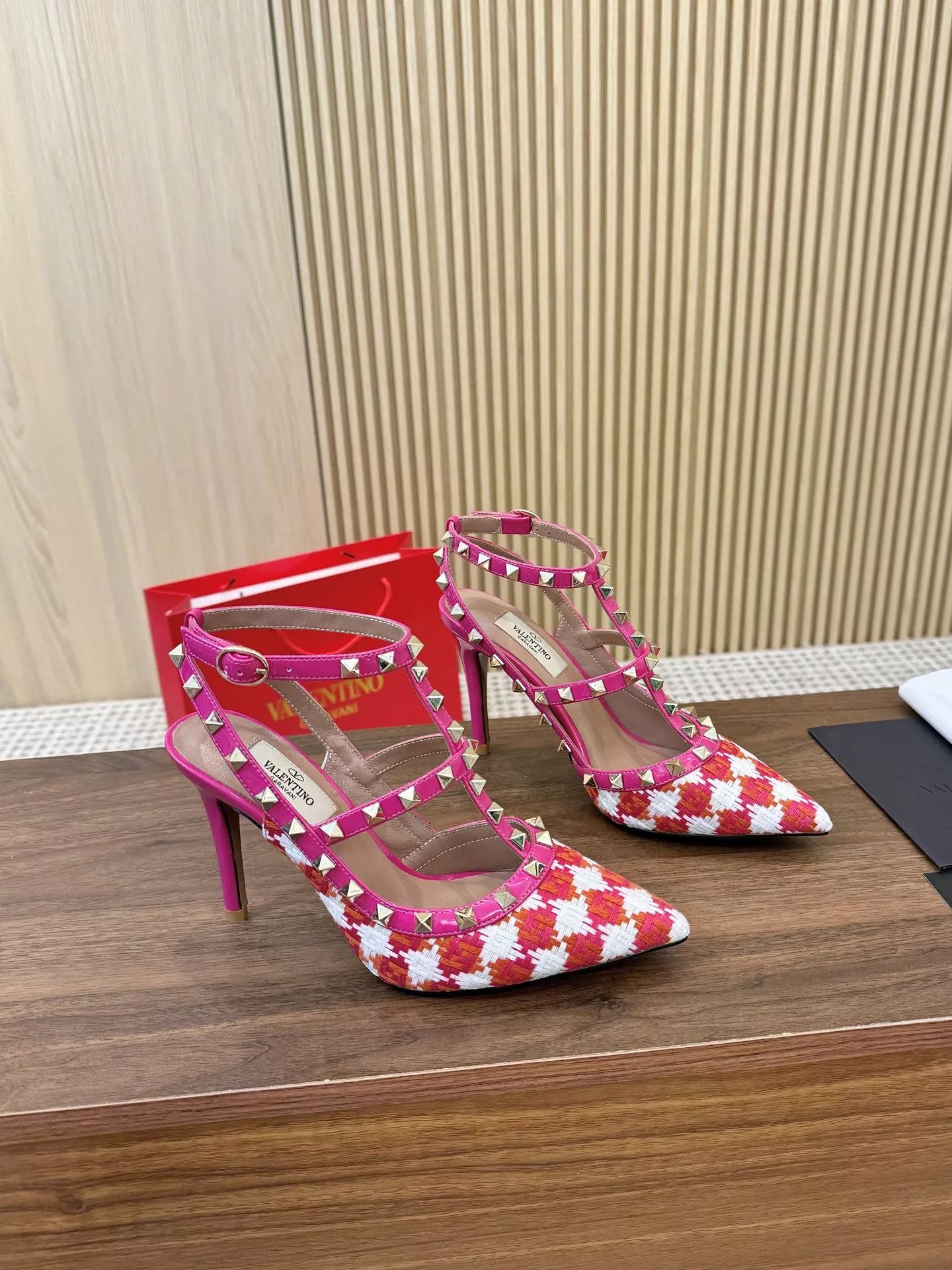 Valentino Sandal For Women EasyMatch 3734
