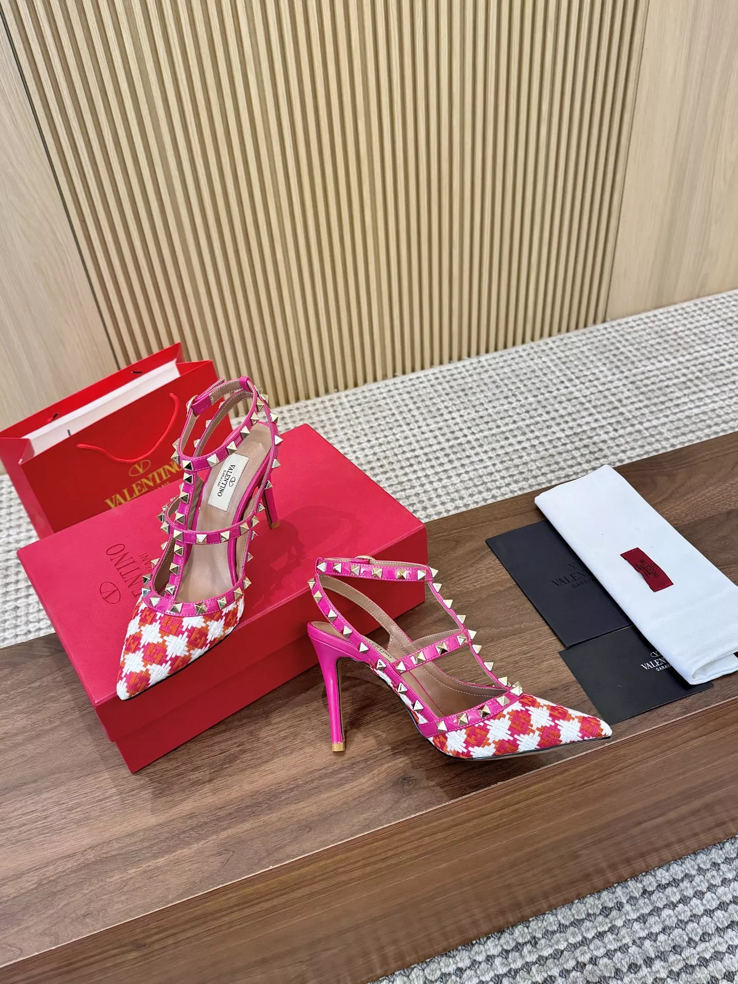 Valentino Sandal For Women EasyMatch 3734