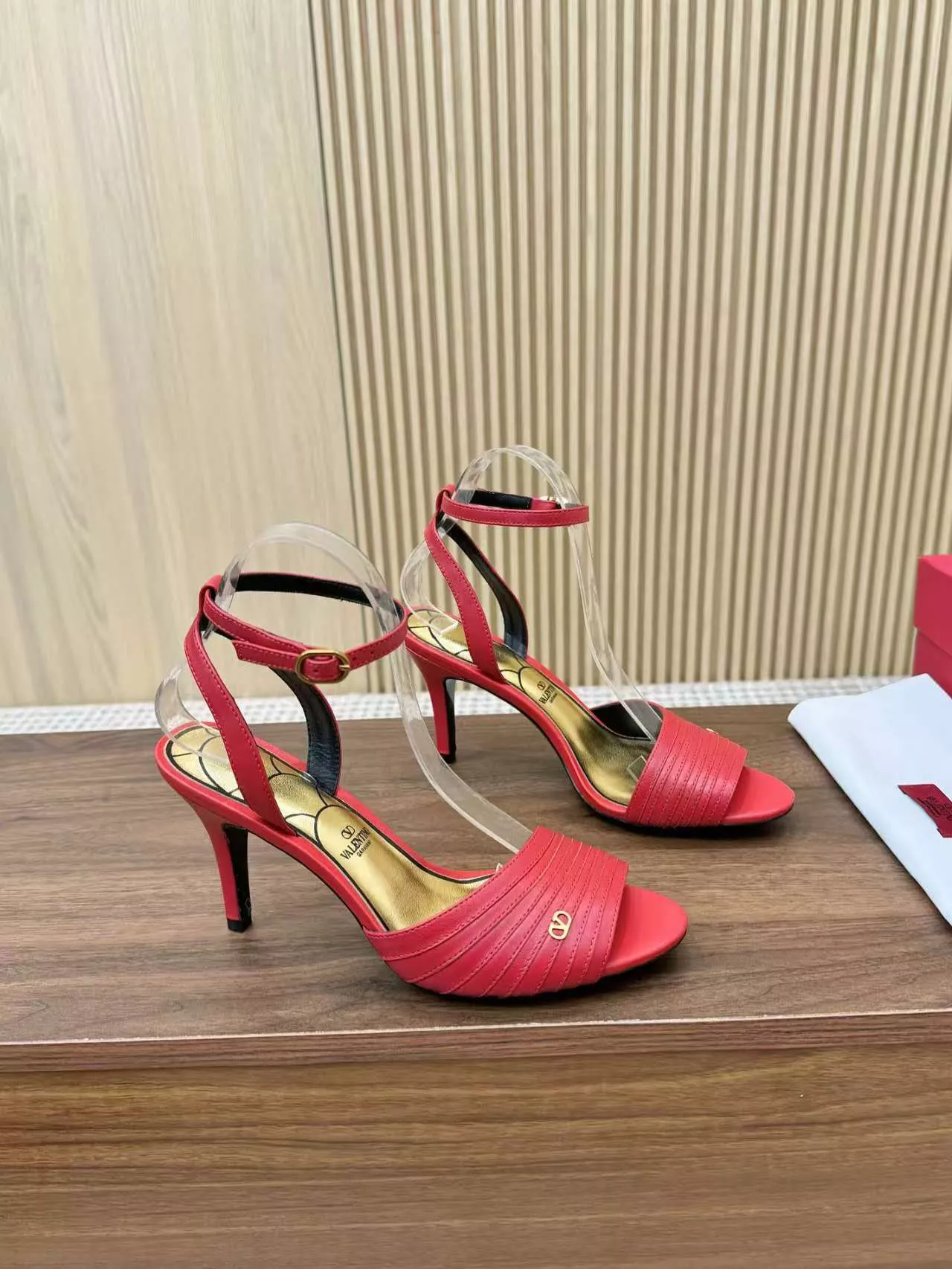 Valentino Sandal For Women EasyMatch 4925