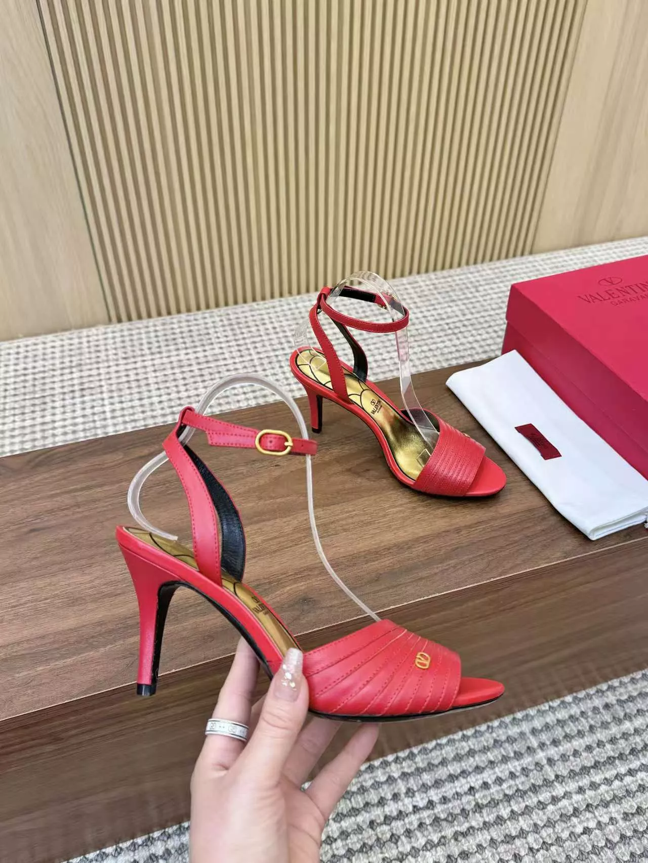Valentino Sandal For Women EasyMatch 4925
