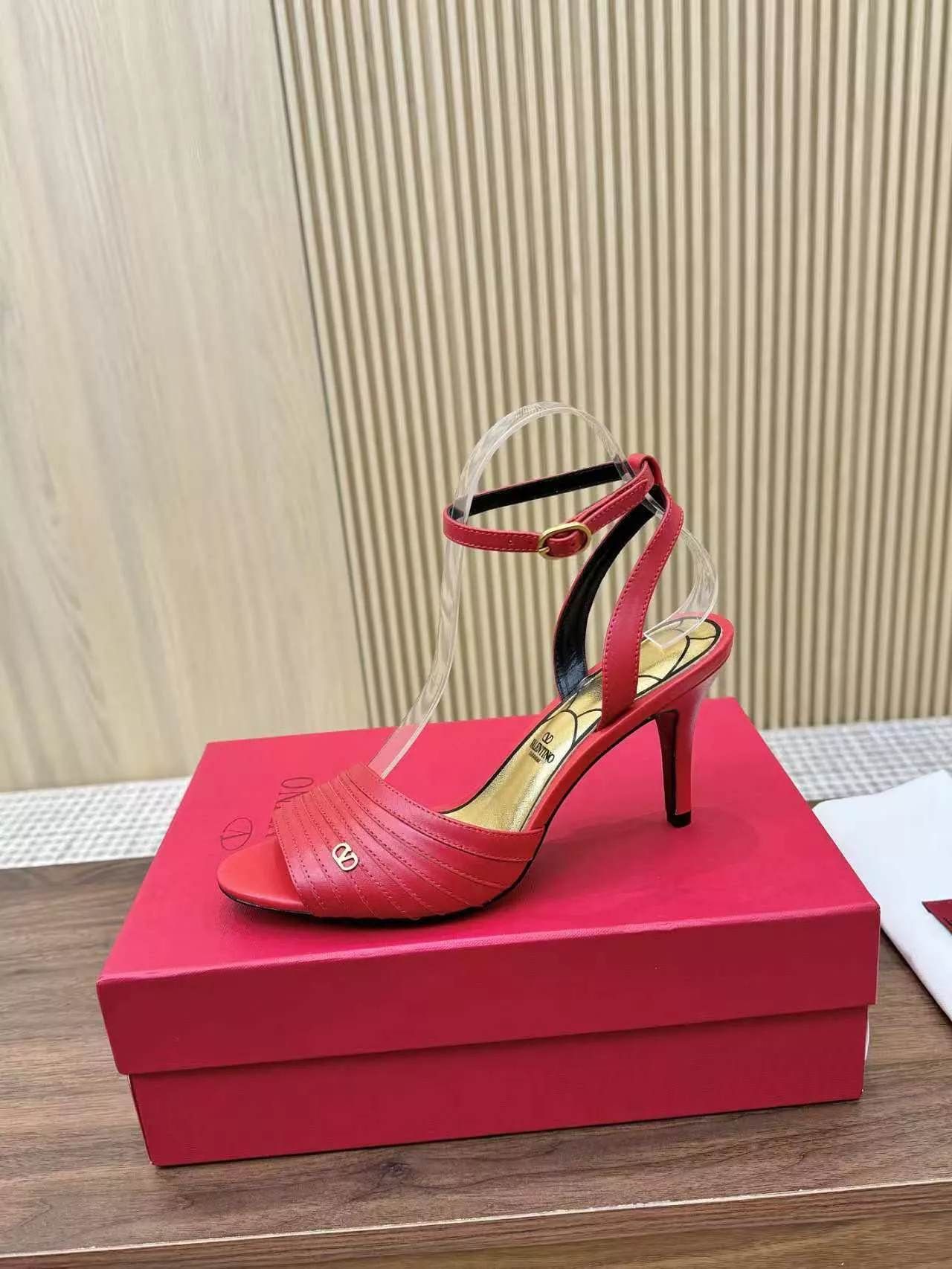 Valentino Sandal For Women EasyMatch 4925
