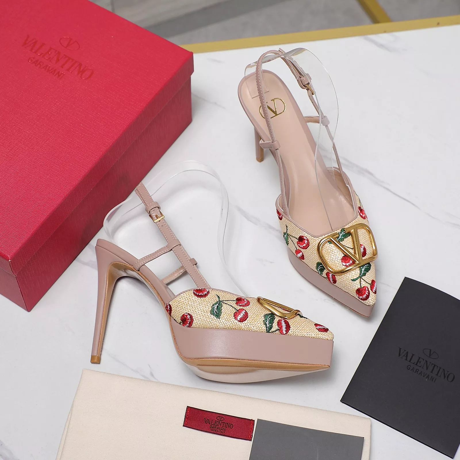 Valentino Sandal For Women Functional 1143
