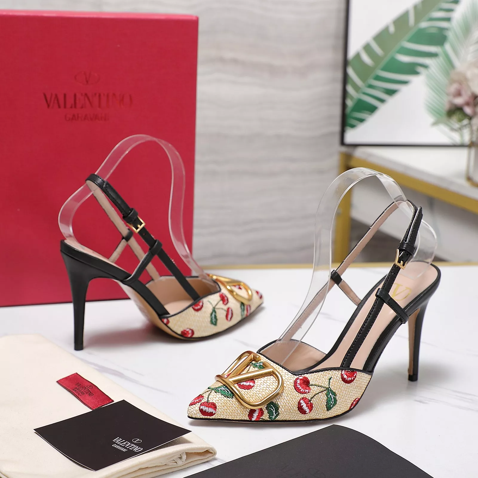 Valentino Sandal For Women Popular 7234