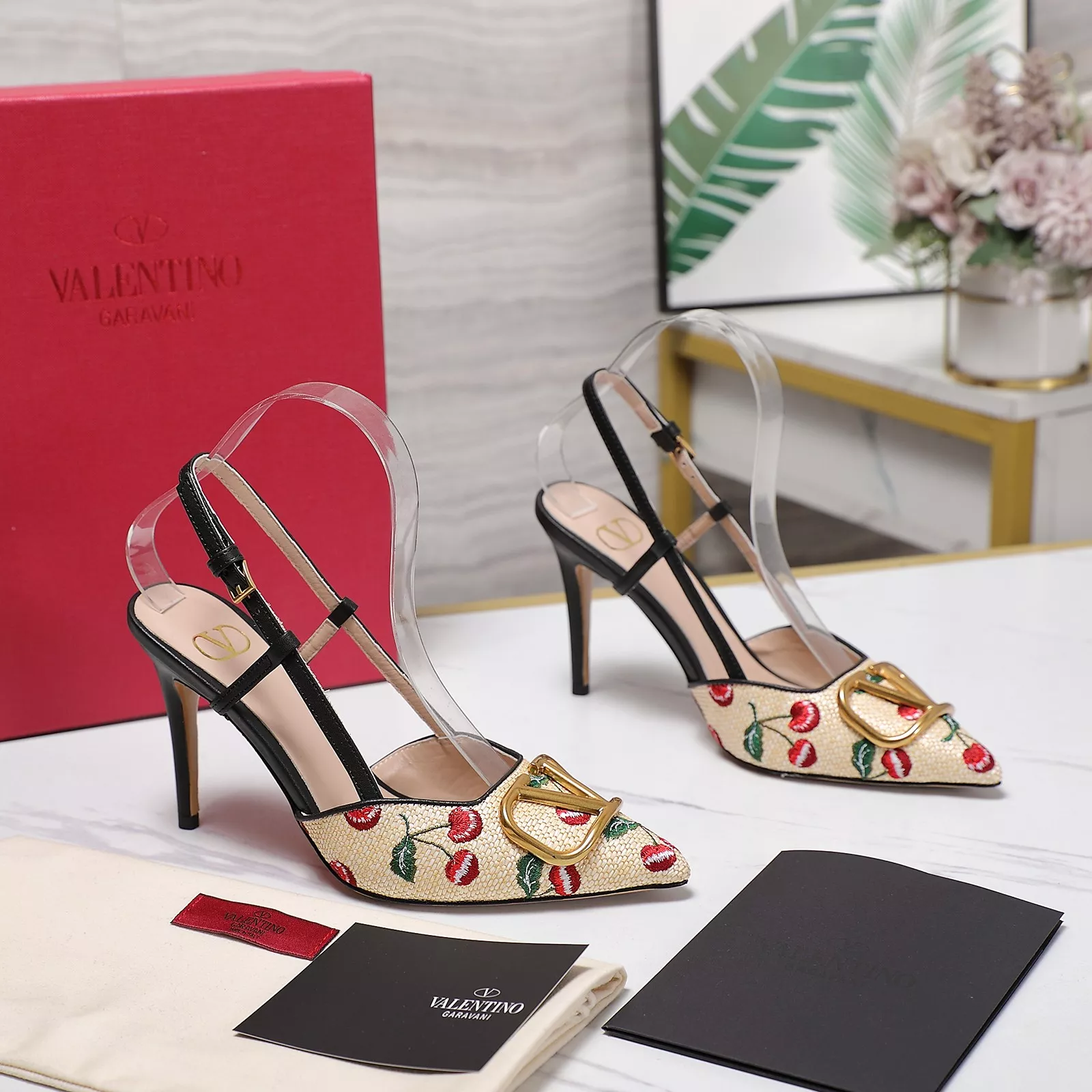 Valentino Sandal For Women Popular 7234