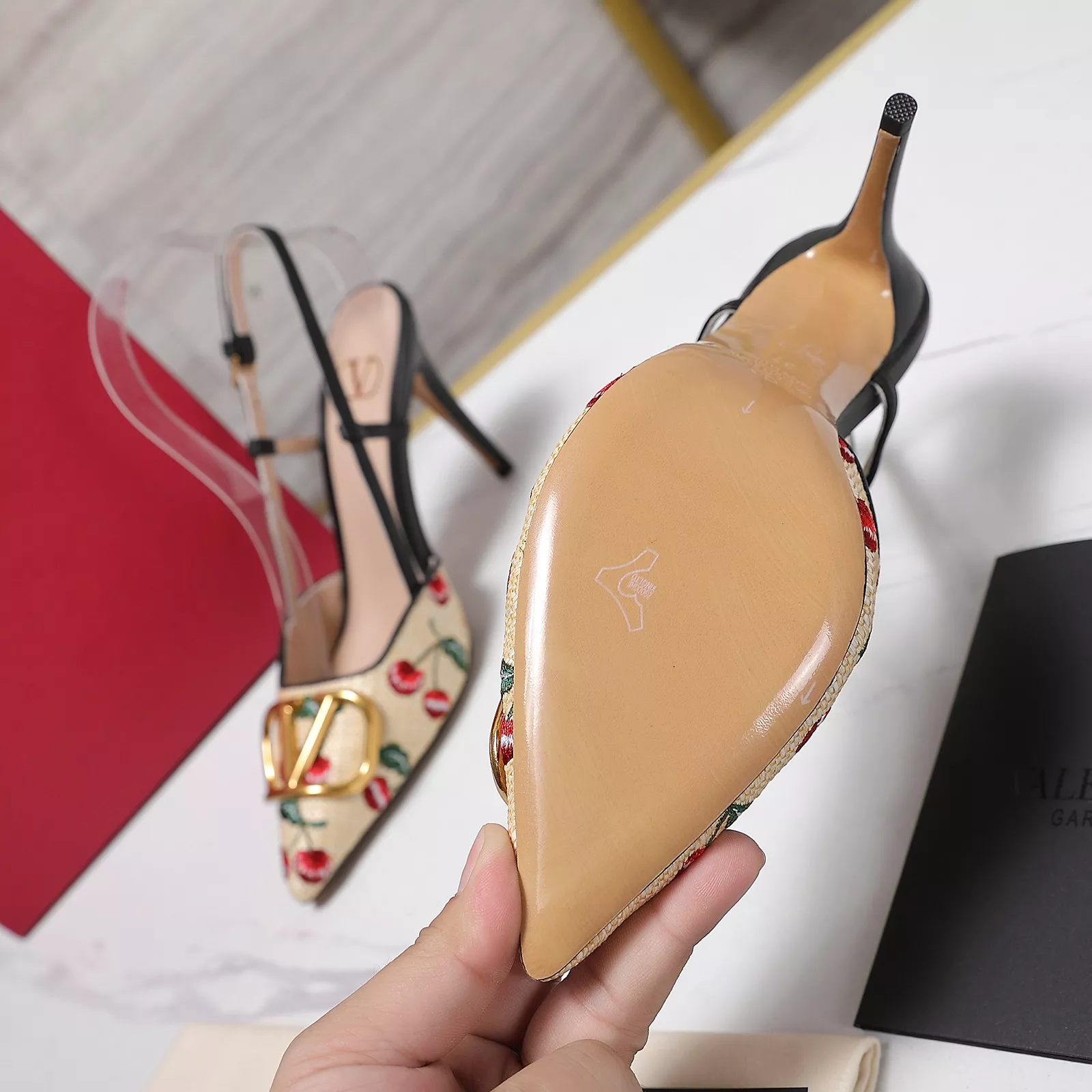 Valentino Sandal For Women Popular 7234