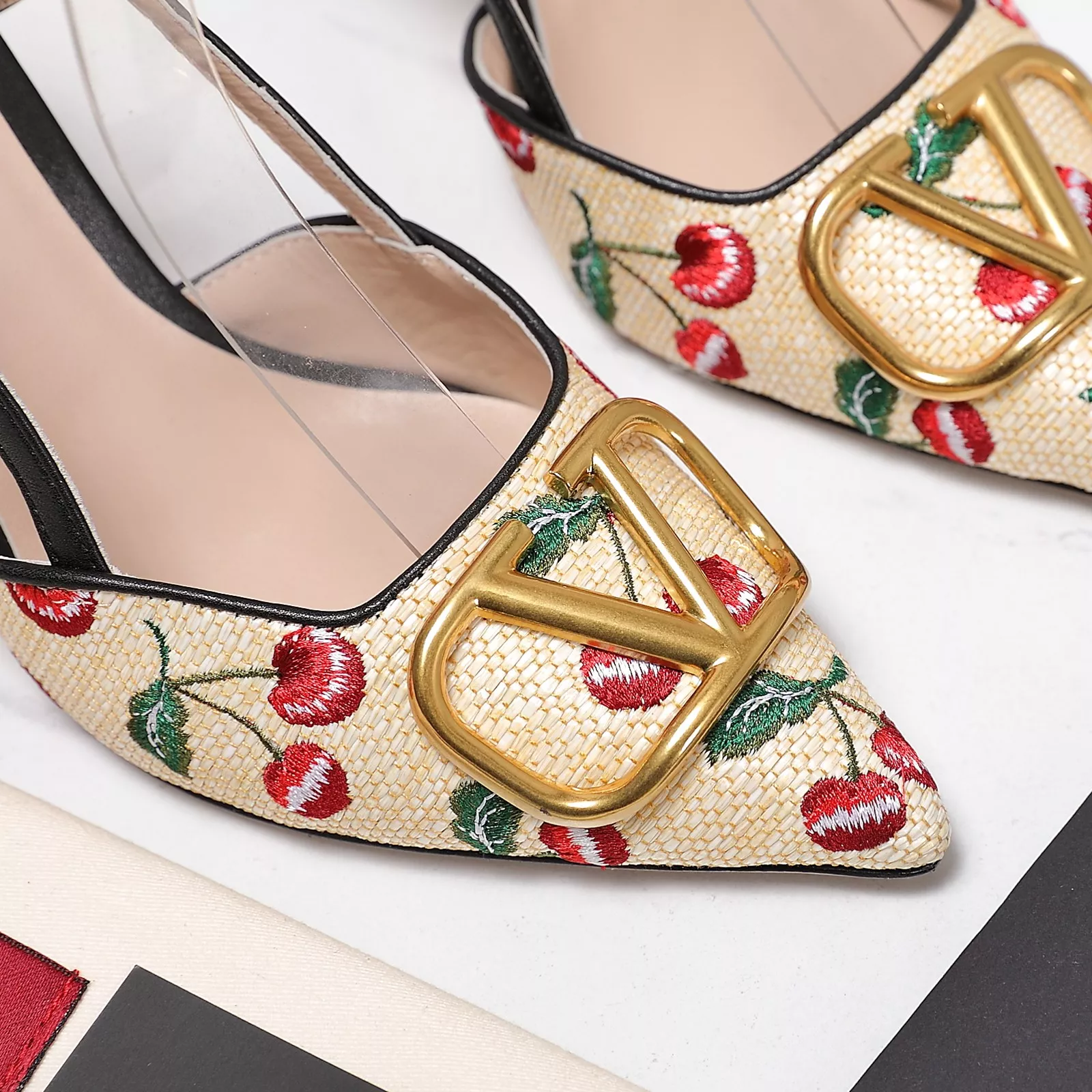 Valentino Sandal For Women Popular 7234
