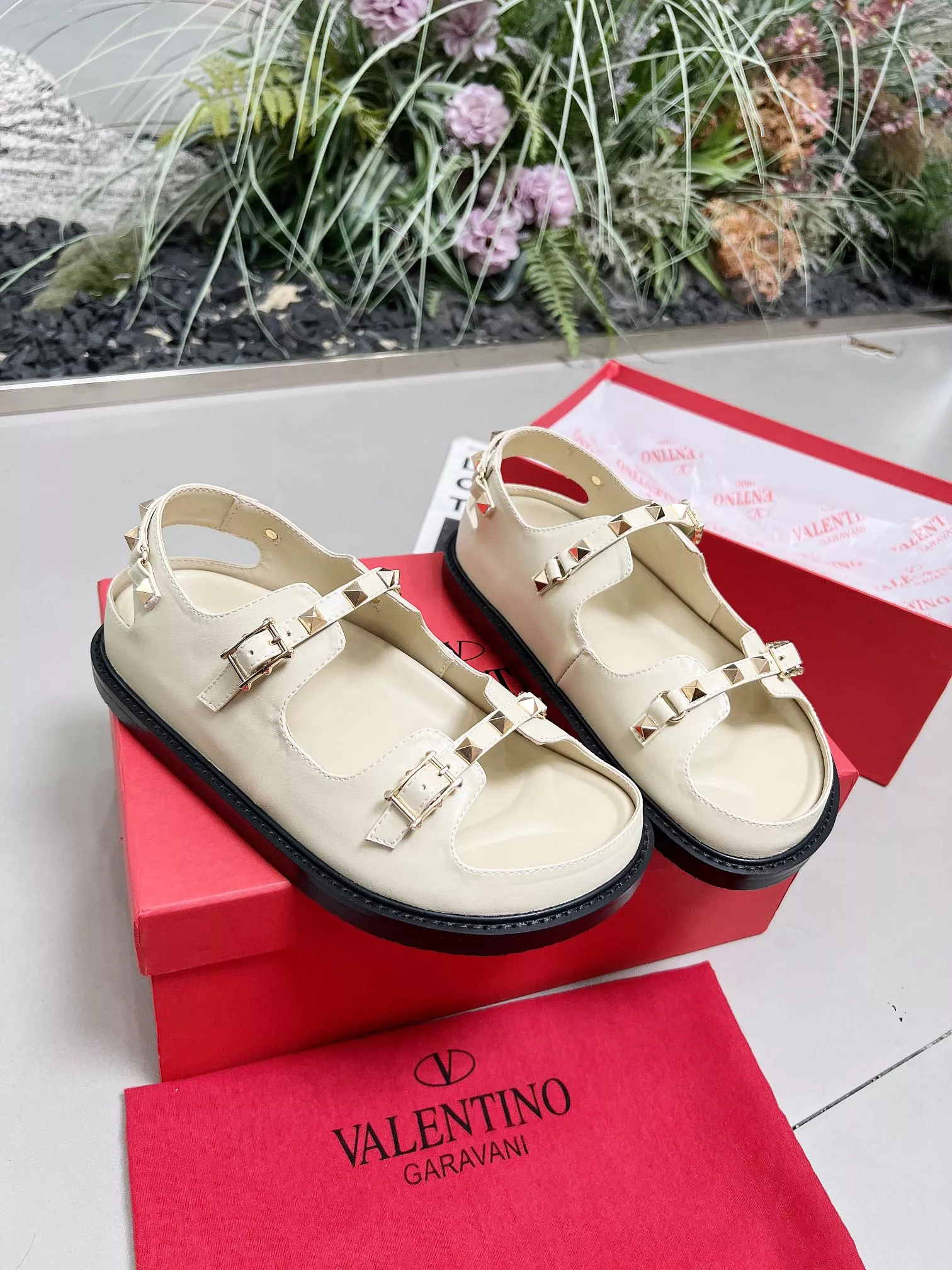 Valentino Sandal For Women Resilient 6991