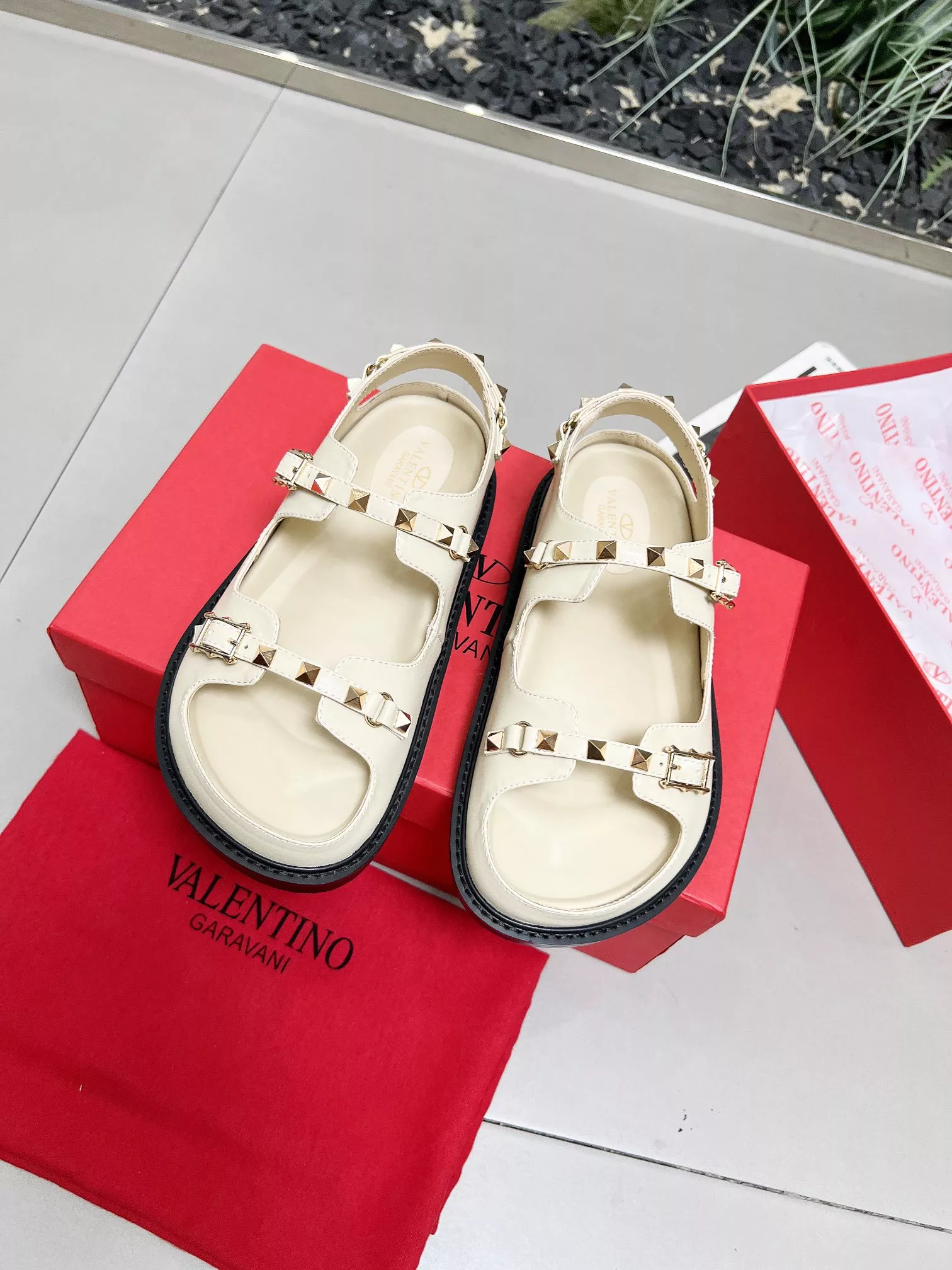 Valentino Sandal For Women Resilient 6991