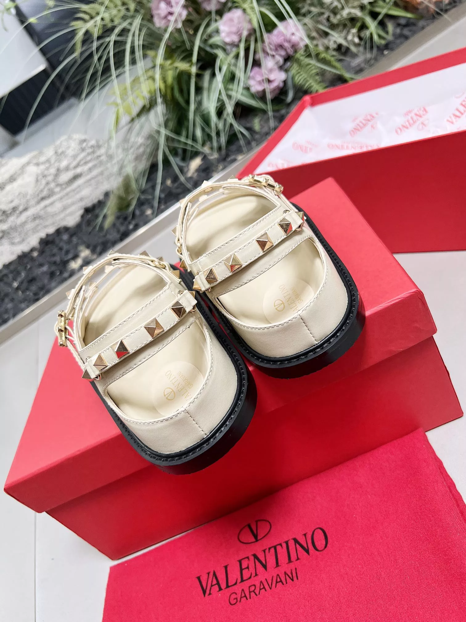 Valentino Sandal For Women Resilient 6991