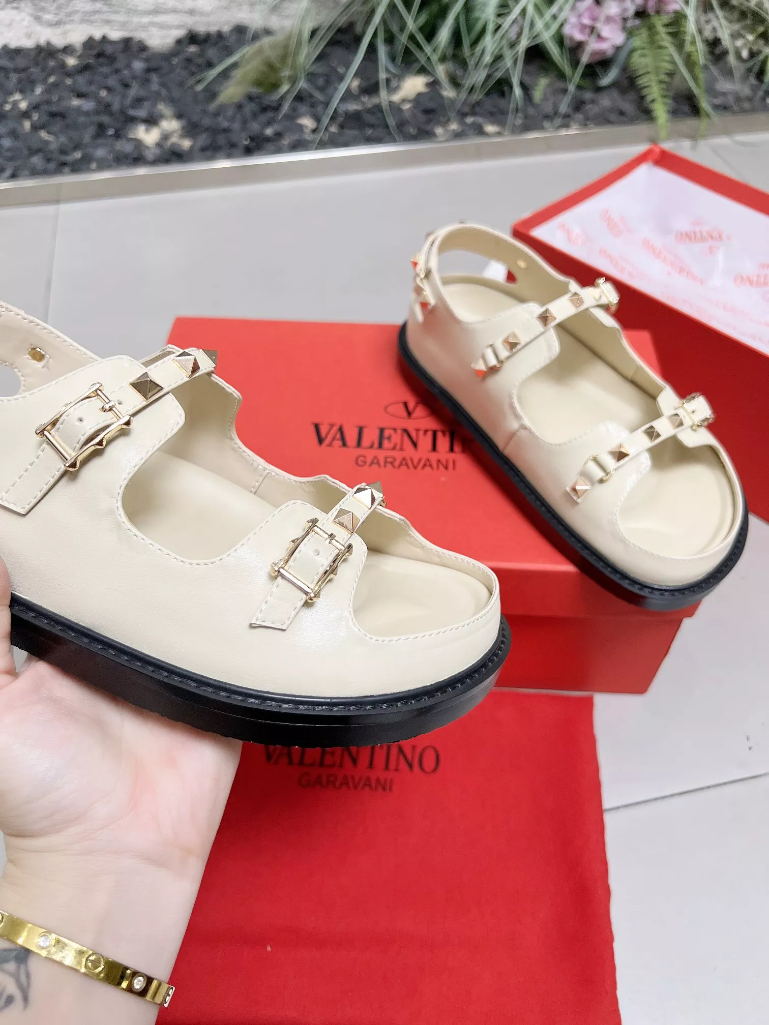 Valentino Sandal For Women Resilient 6991