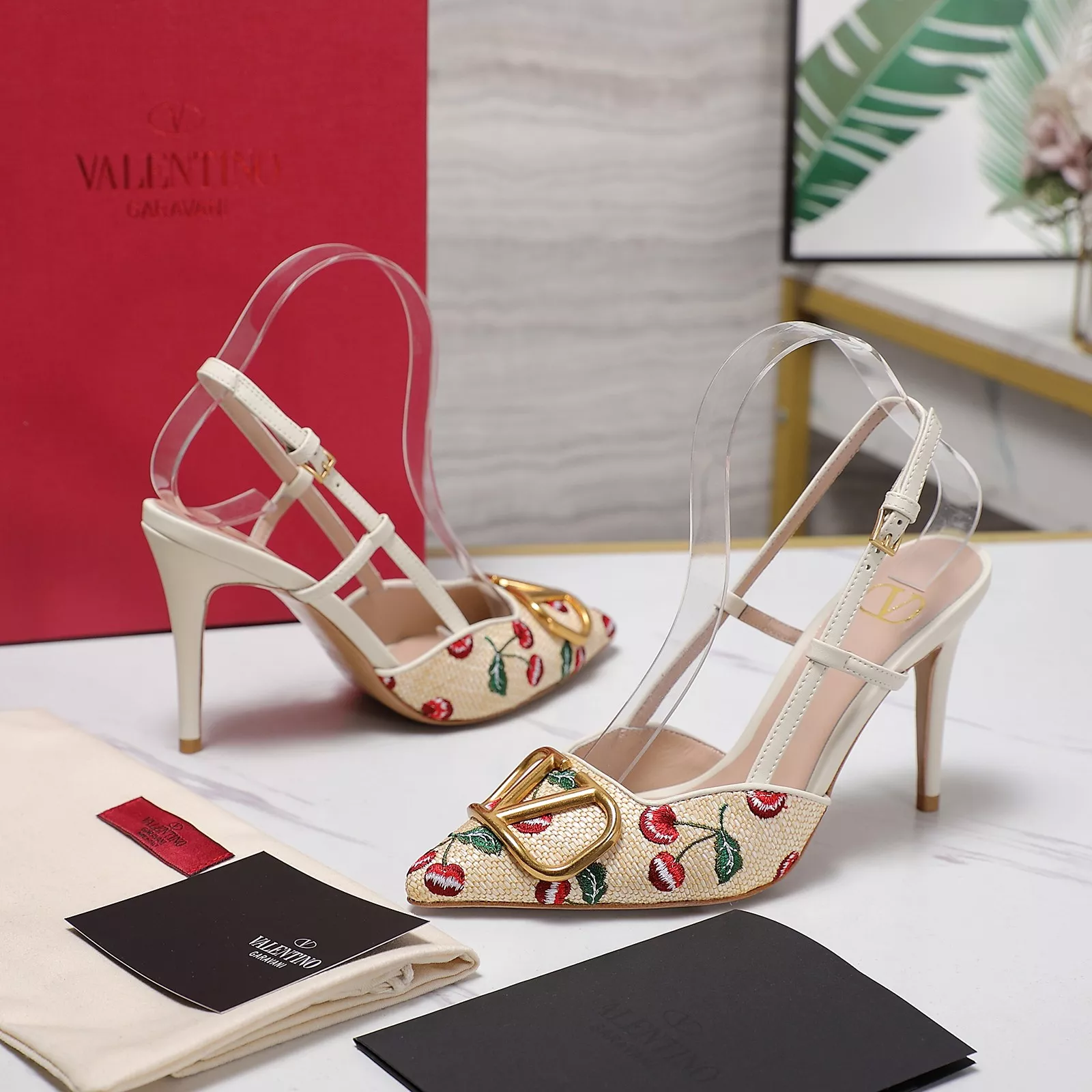 Valentino Sandal For Women Sleek 2738