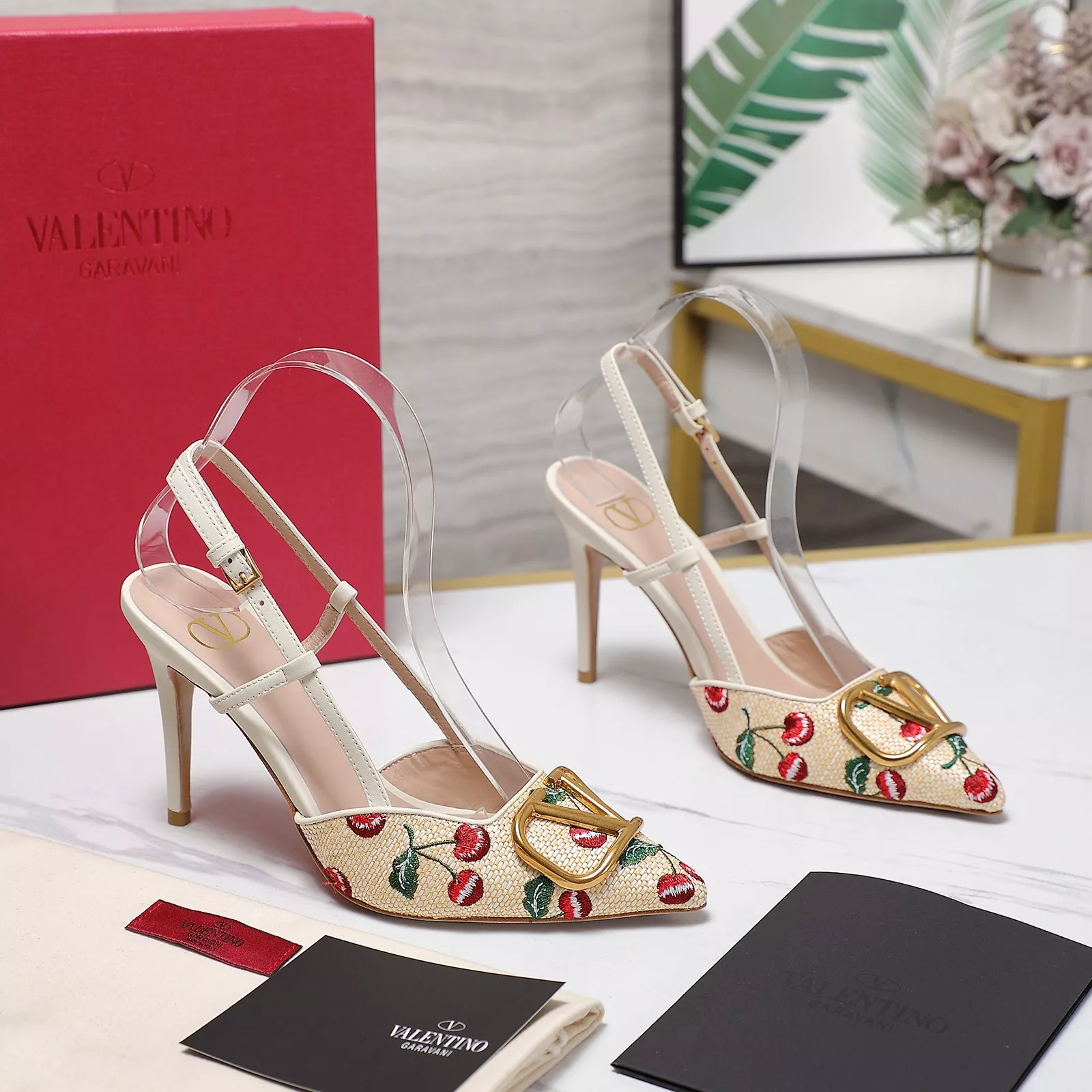 Valentino Sandal For Women Sleek 2738