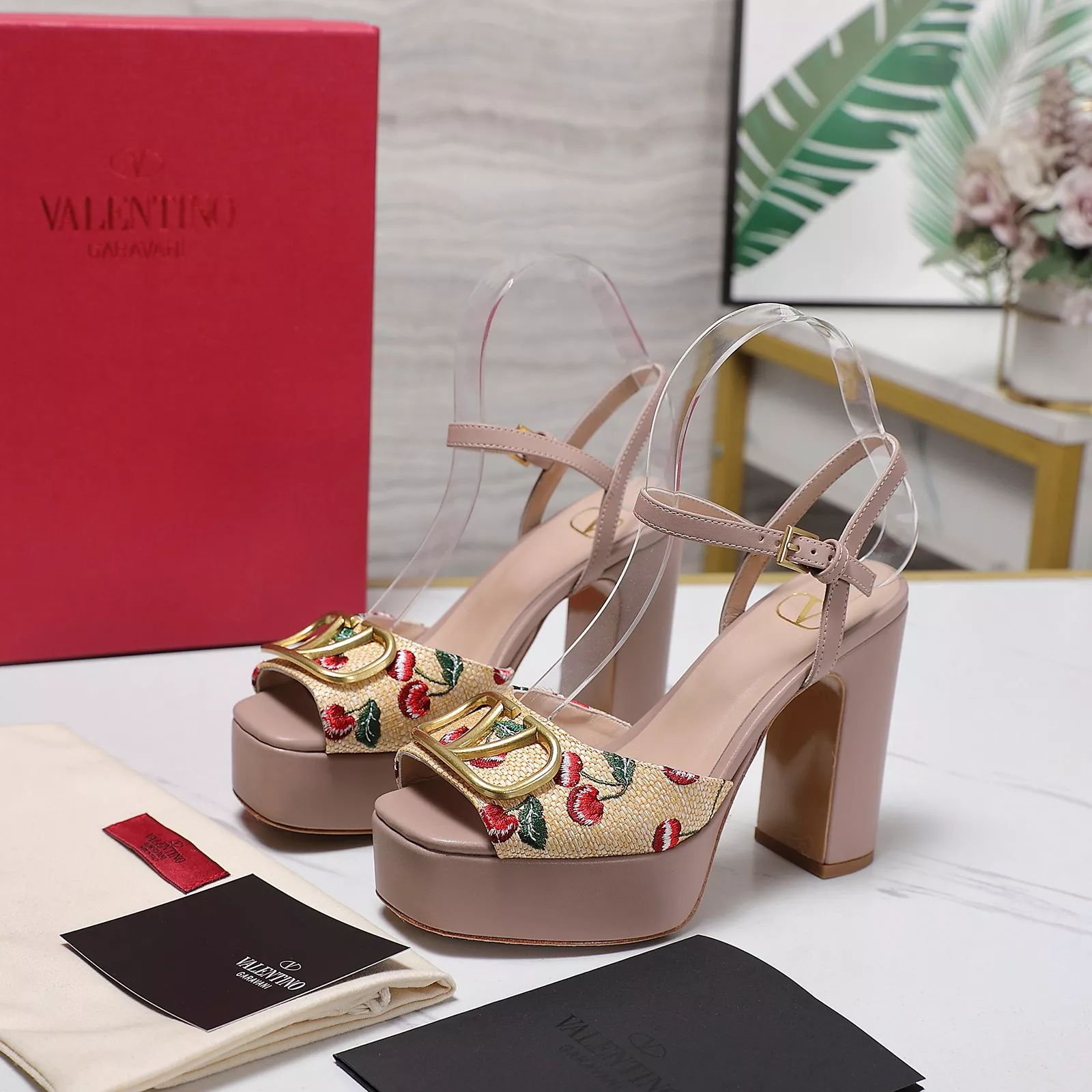Valentino Sandal For Women SmartChoice 4542