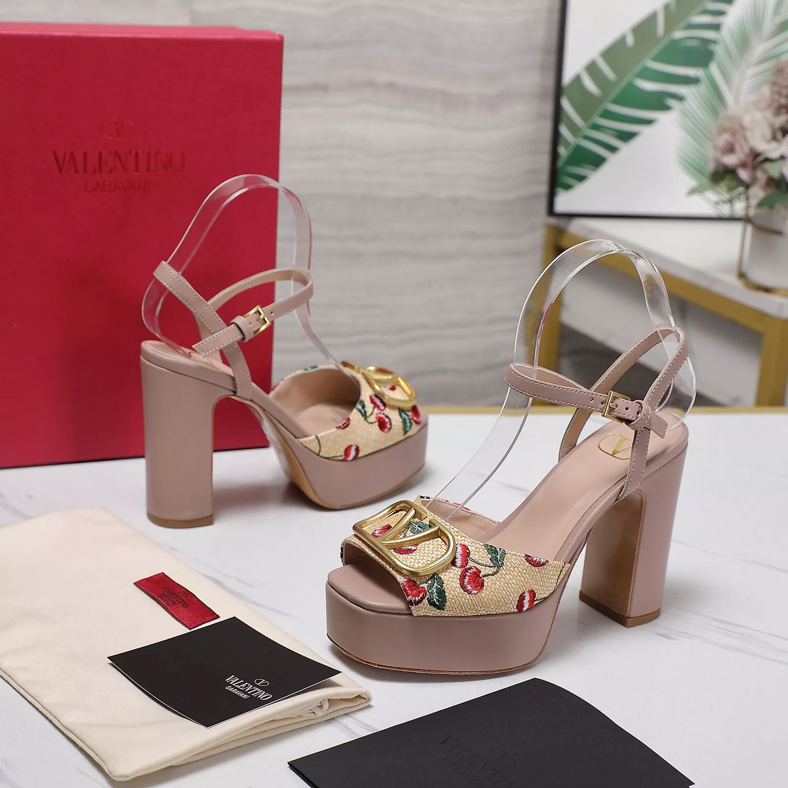 Valentino Sandal For Women SmartChoice 4542