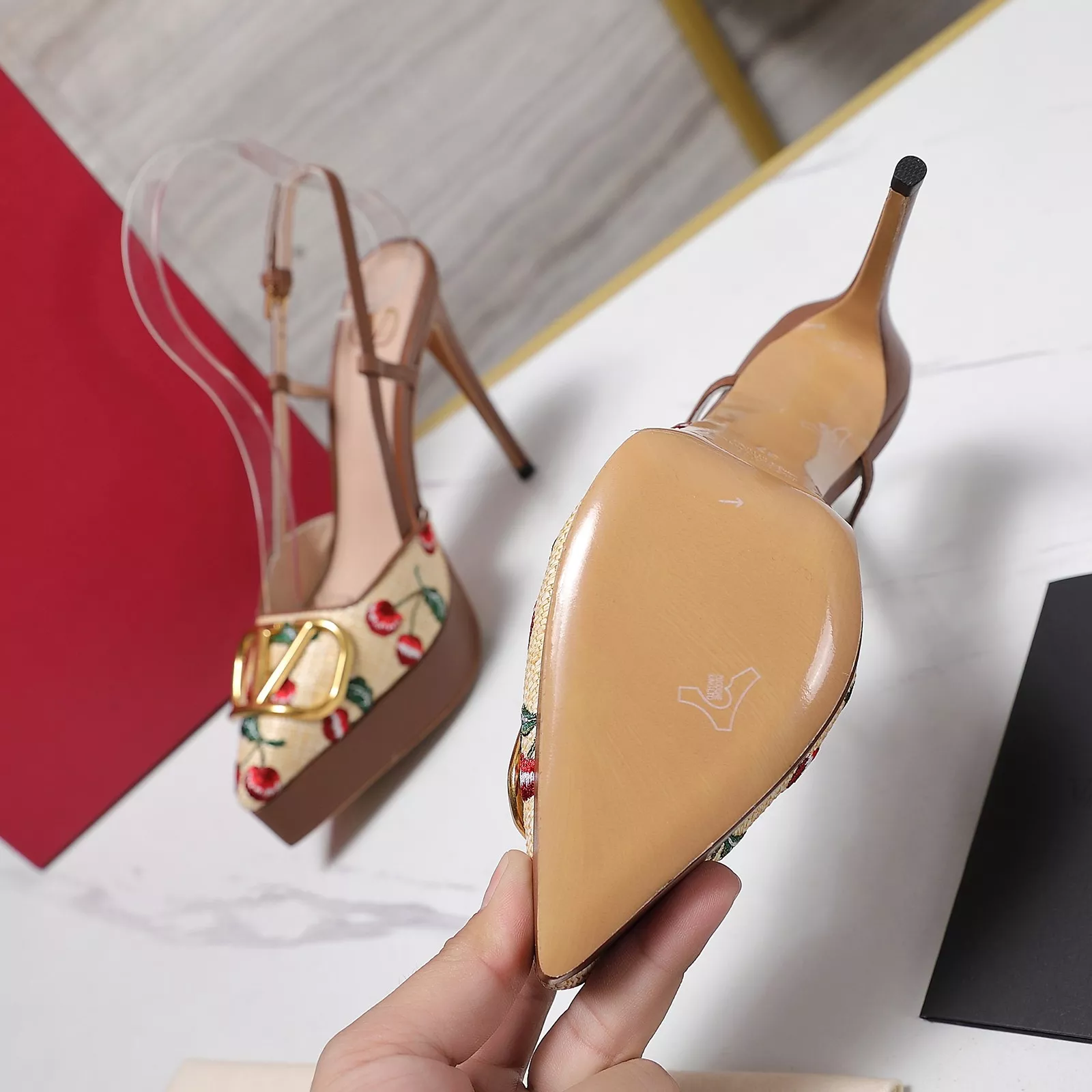 Valentino Sandal For Women Soft 641