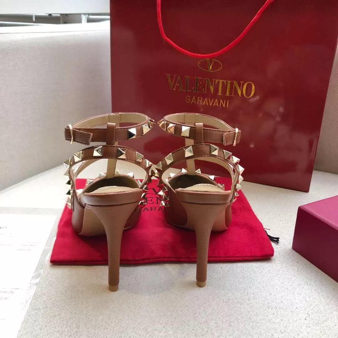 Valentino Sandal For Women SportInspired 8095