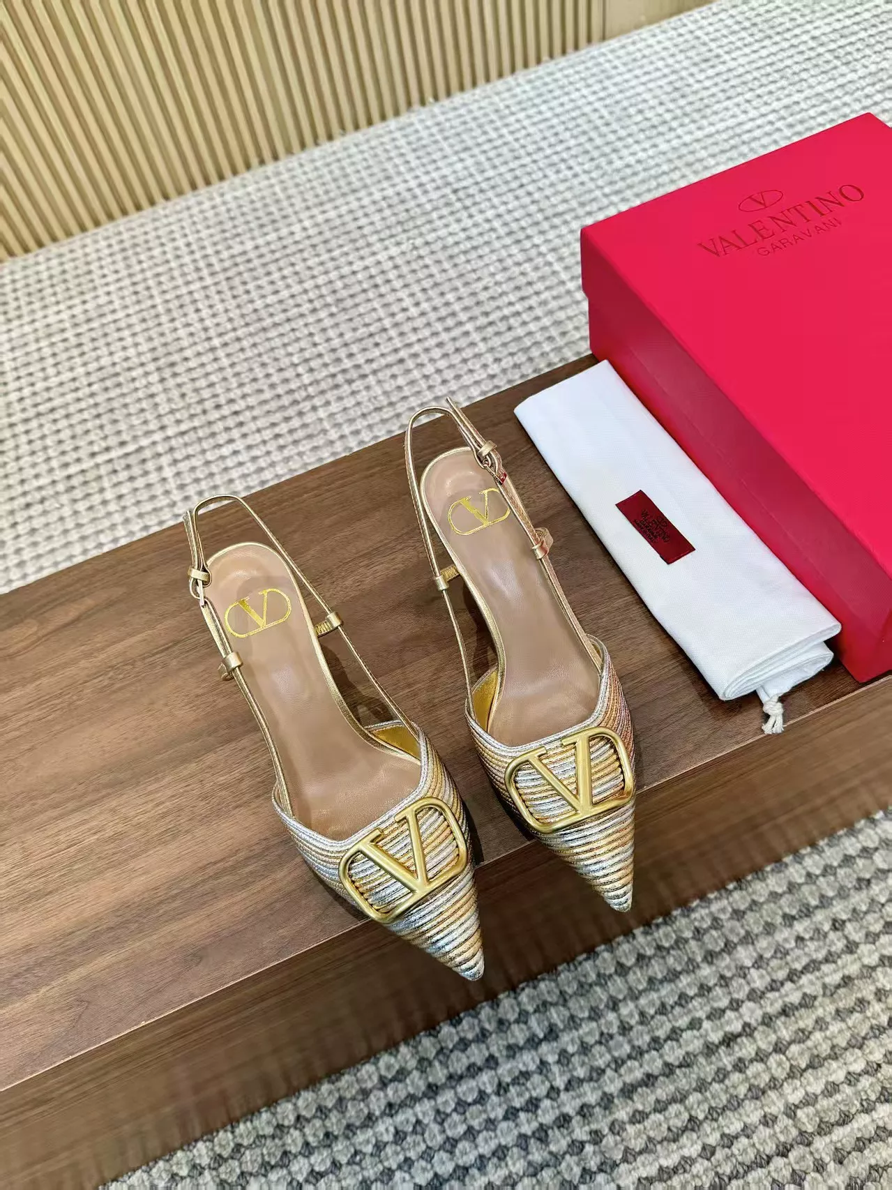 Valentino Sandal For Women Timeless 4483