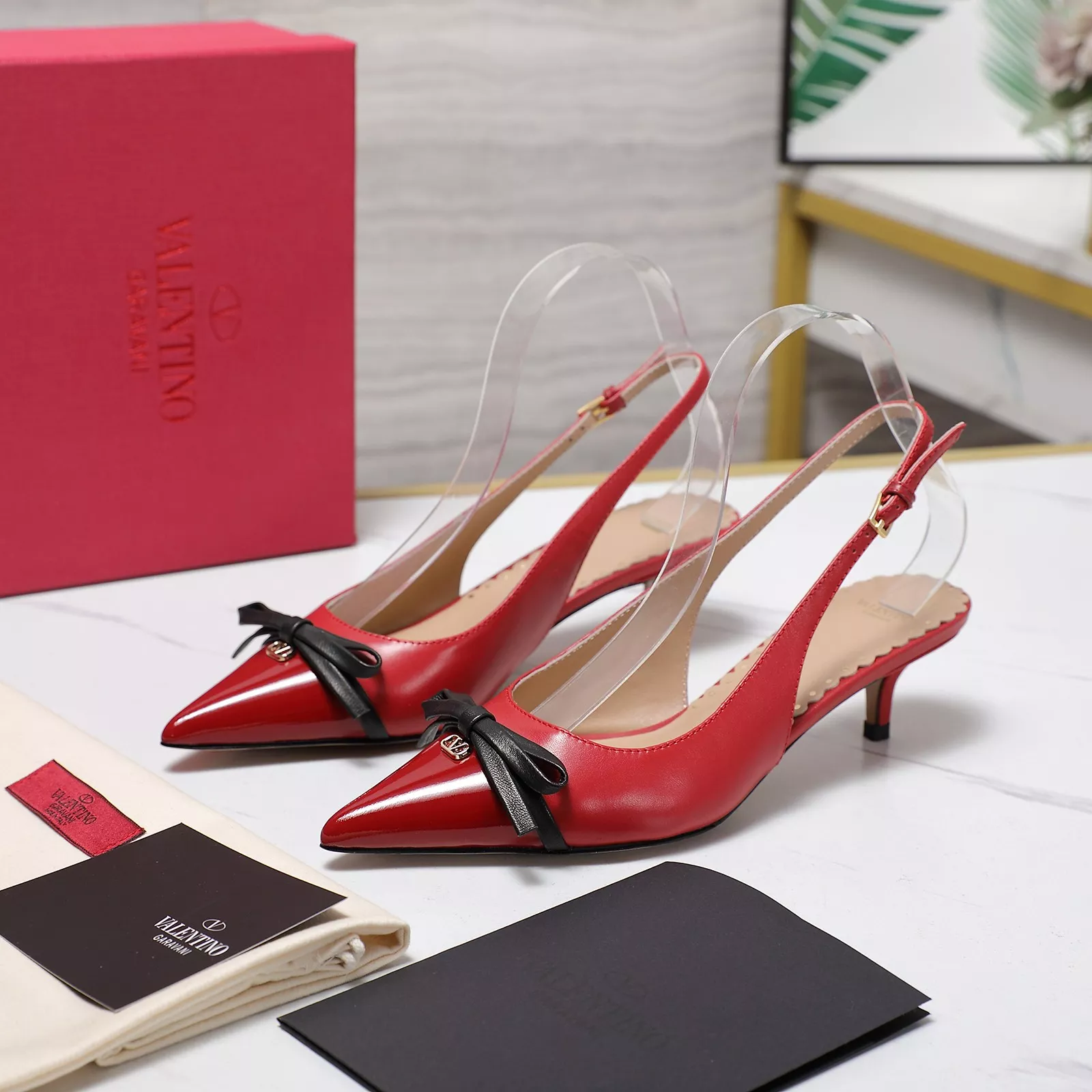 Valentino Sandal For Women Unique 8612