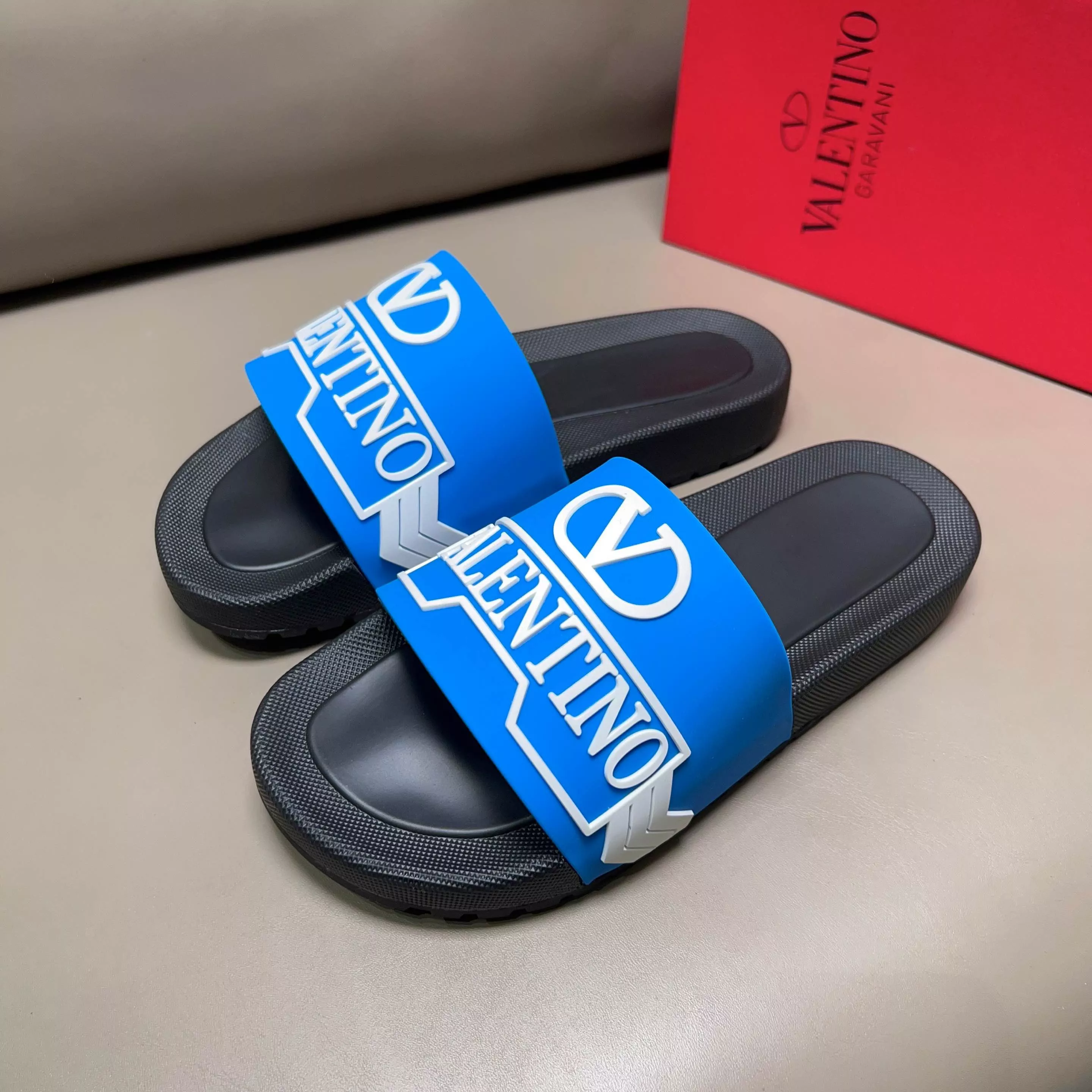 Valentino Slippers For Men Durable 9390