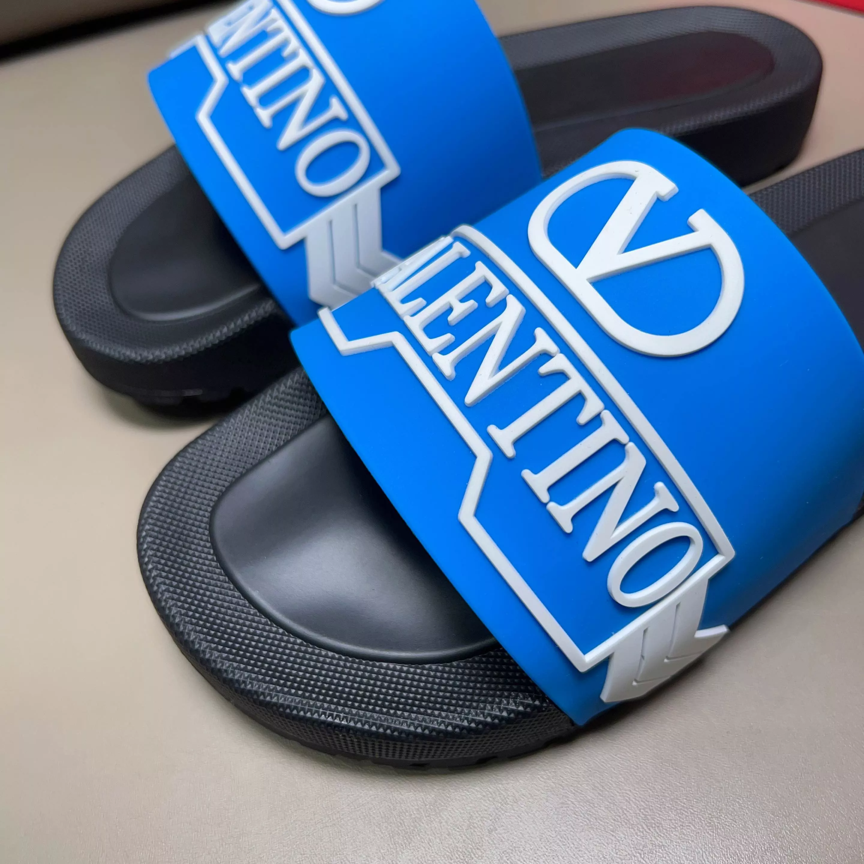 Valentino Slippers For Men Durable 9390