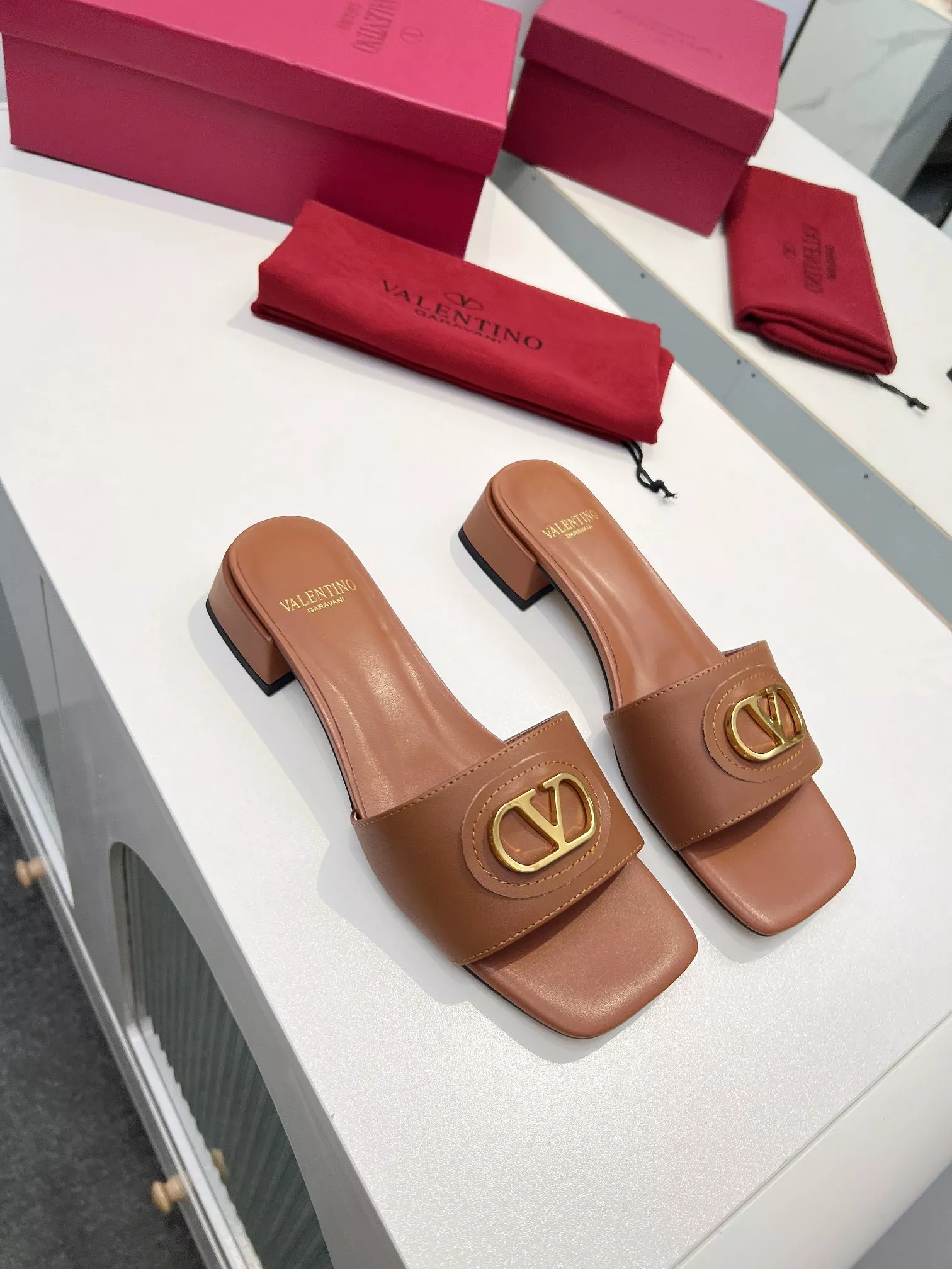 Valentino Slippers For Women AllSeason 4331