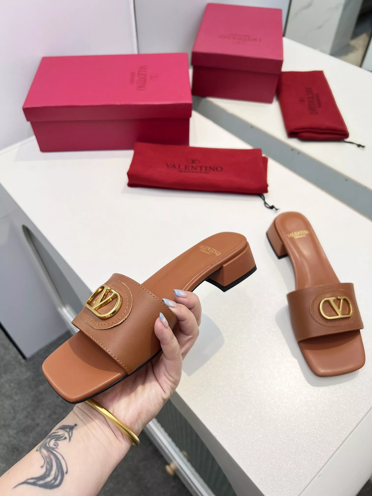 Valentino Slippers For Women AllSeason 4331