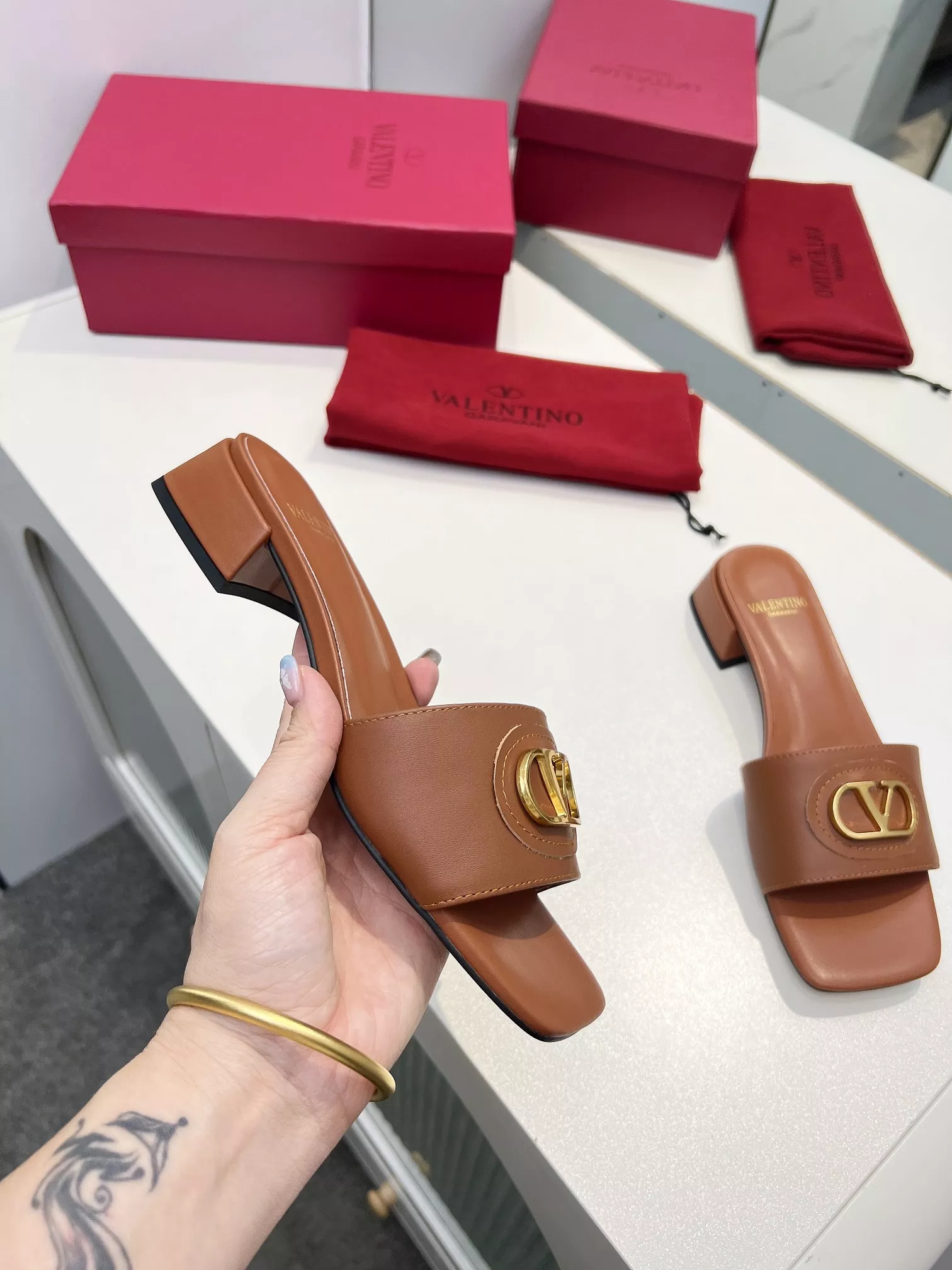 Valentino Slippers For Women AllSeason 4331