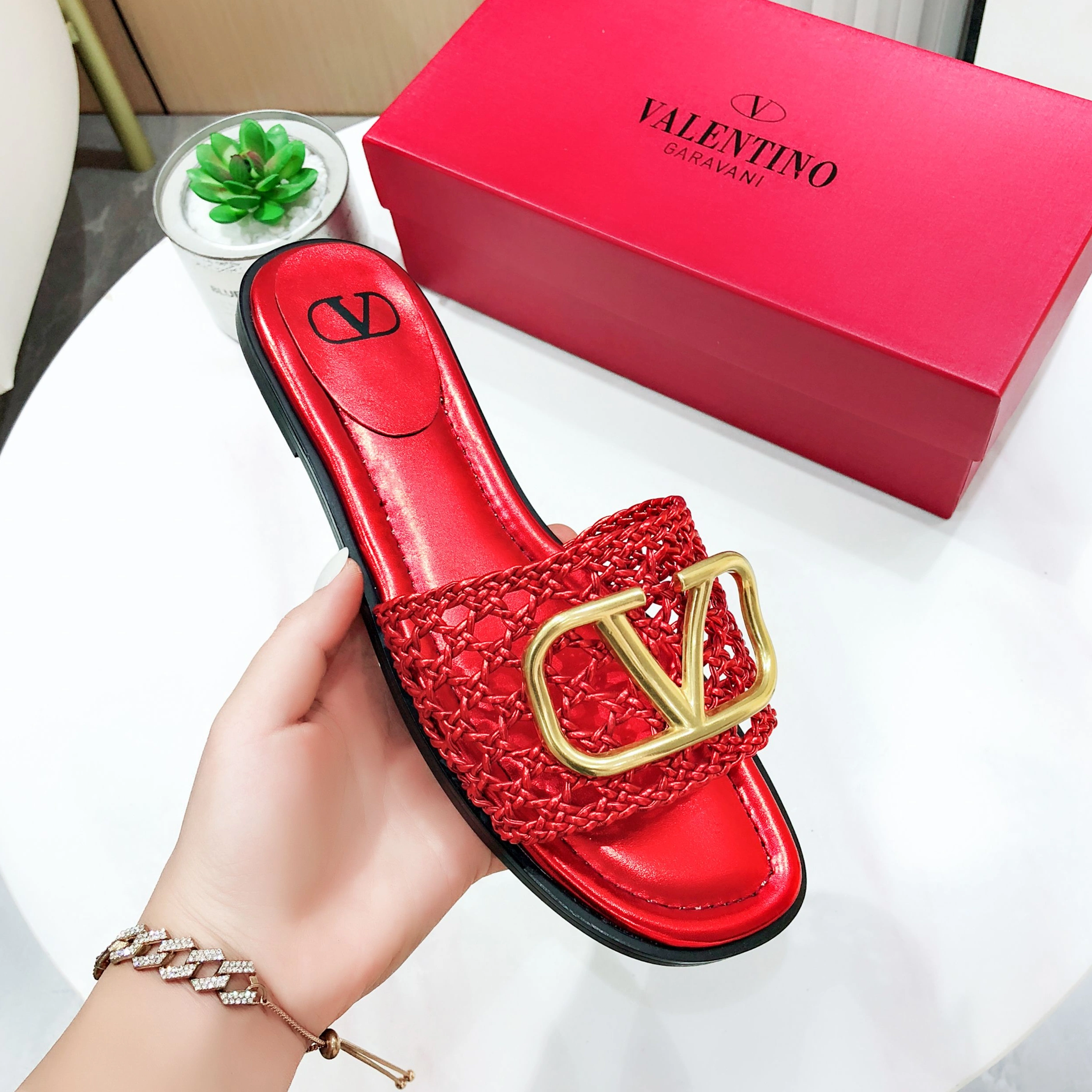 Valentino Slippers For Women Cozy 9235