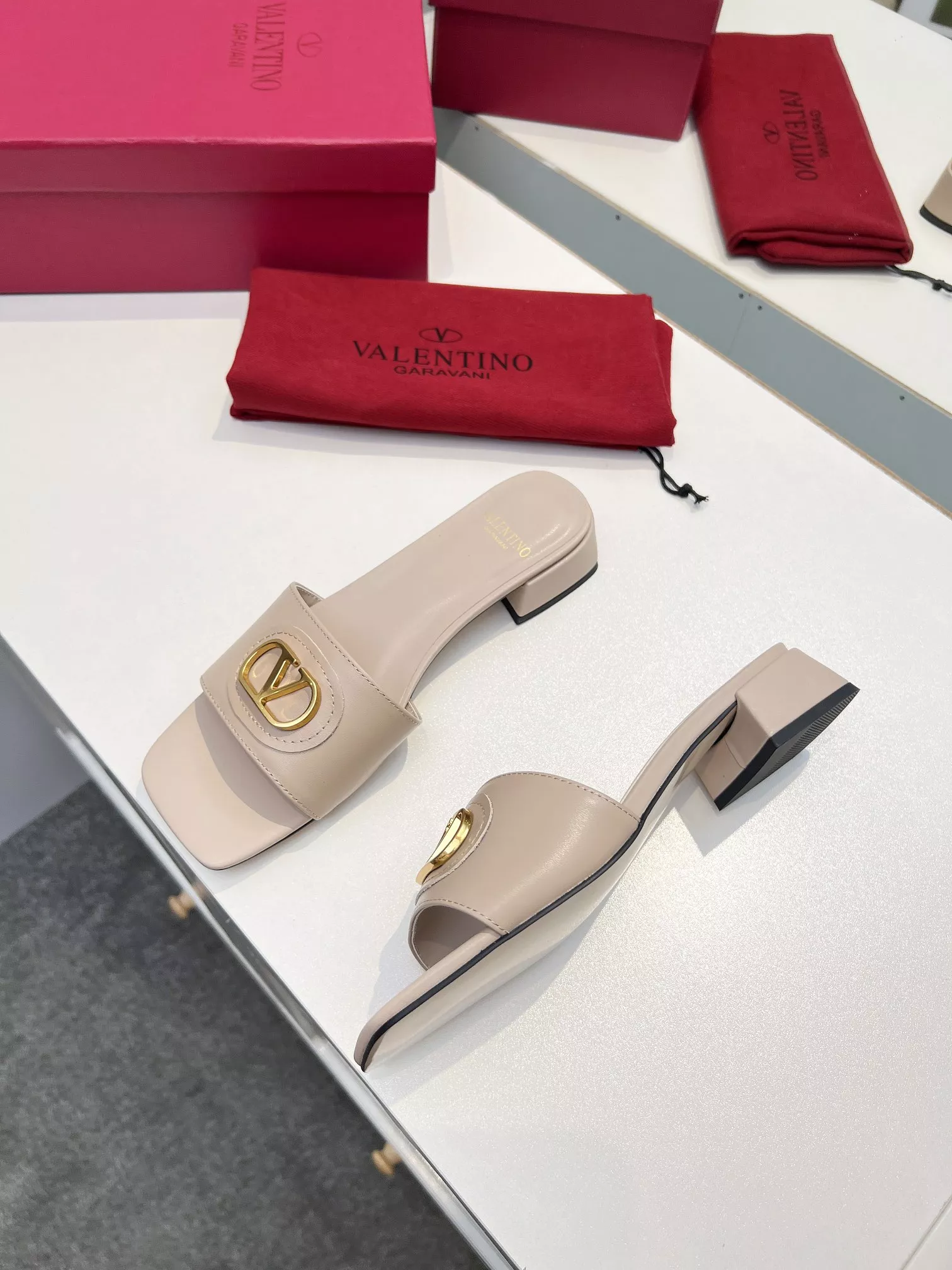 Valentino Slippers For Women DailyWear 2172