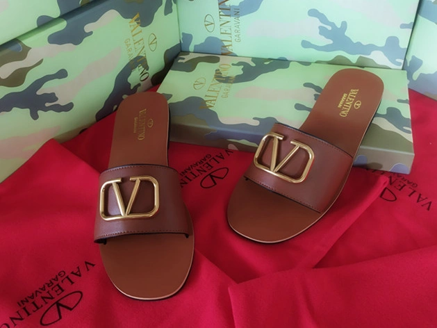 Valentino Slippers For Women Durable 6411